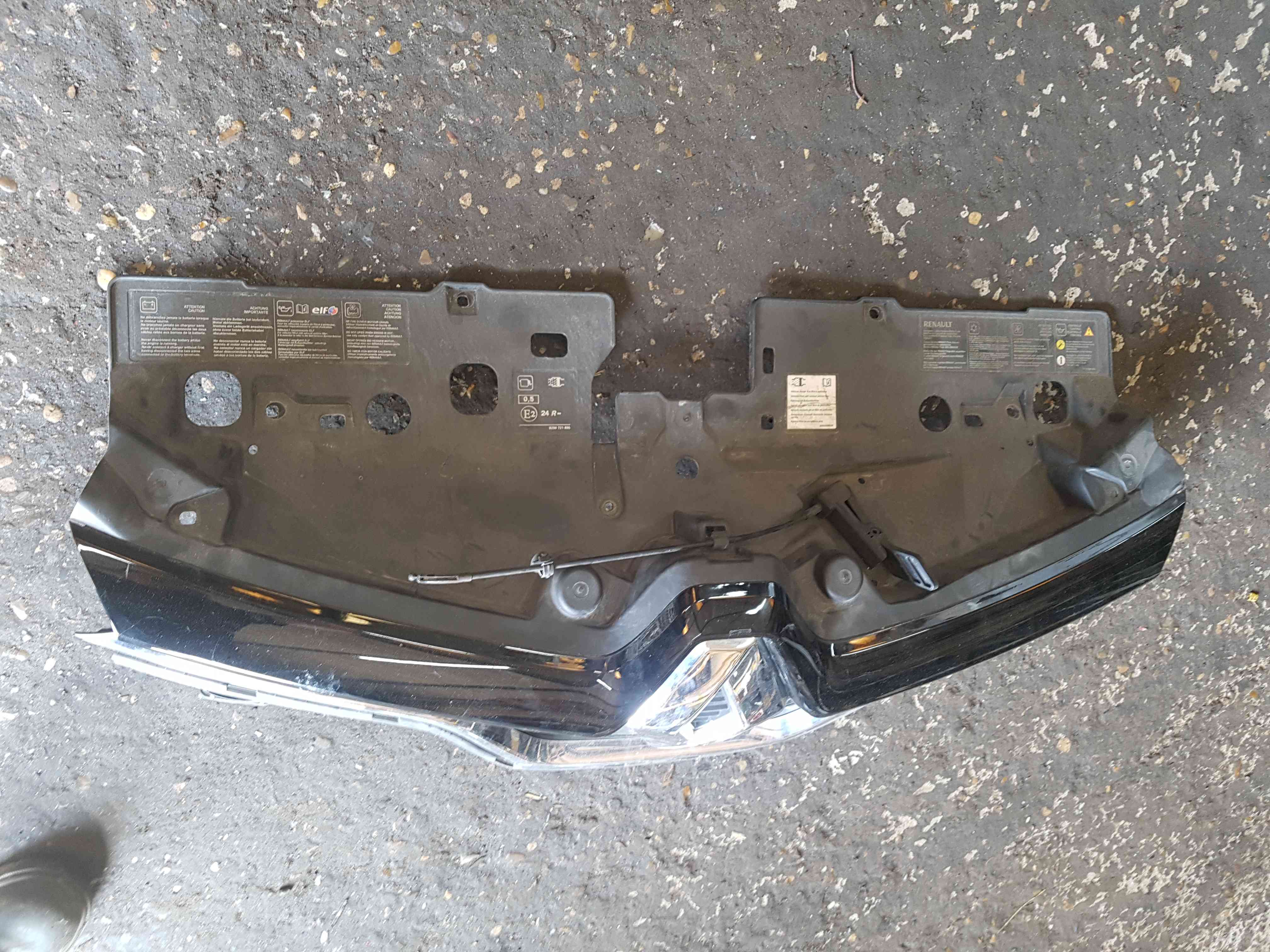 Thumb 6 Renault Captur 2013-2019 Front Bumper Grill Insert TOP Bonnet Pull 8200721895