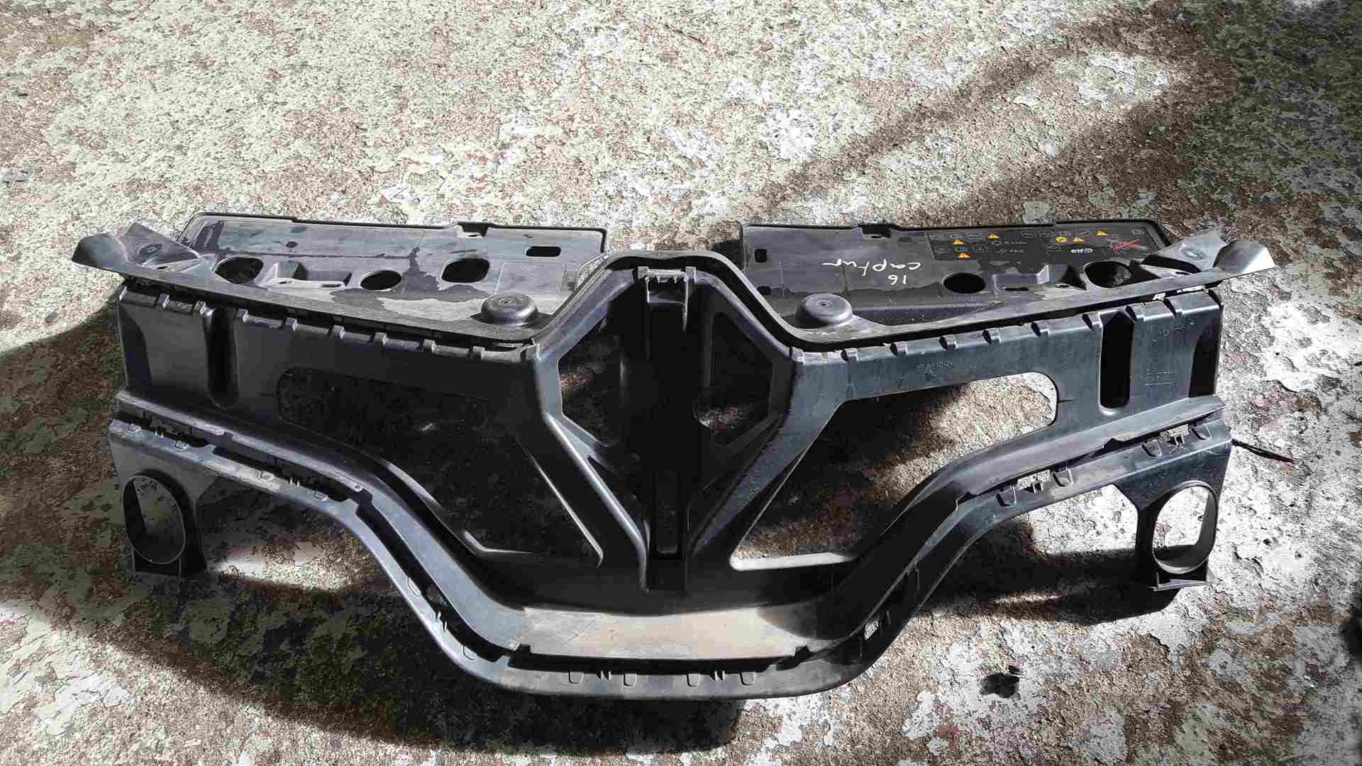 Renault Captur 2013-2019 Front Bumper Top Grill Plastic 978182656R