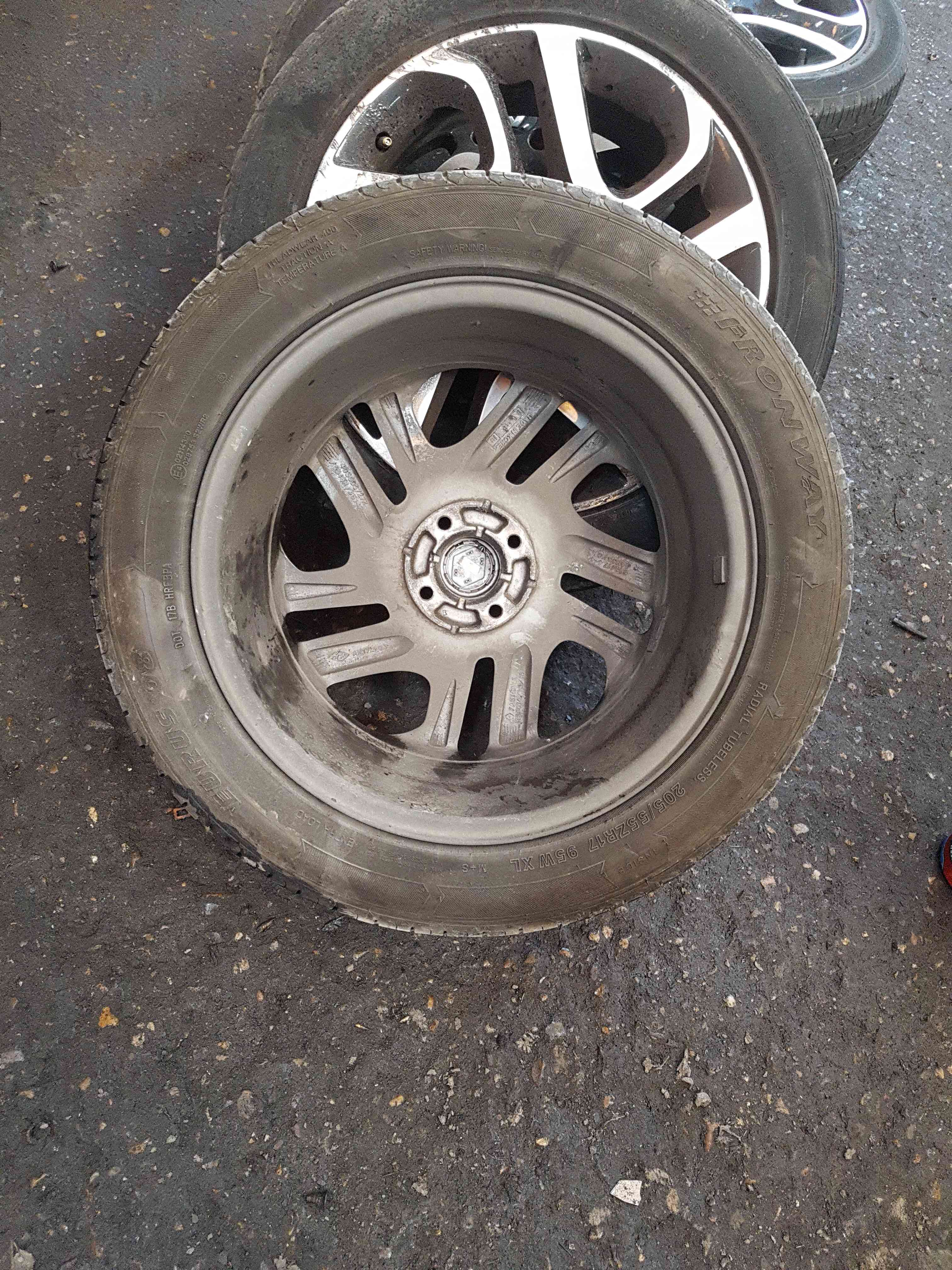 Thumb 6 Renault Captur 2013-2019 Ivory Alloy Wheel 17Inch + Tyre 205 55 17 6M 403005727R