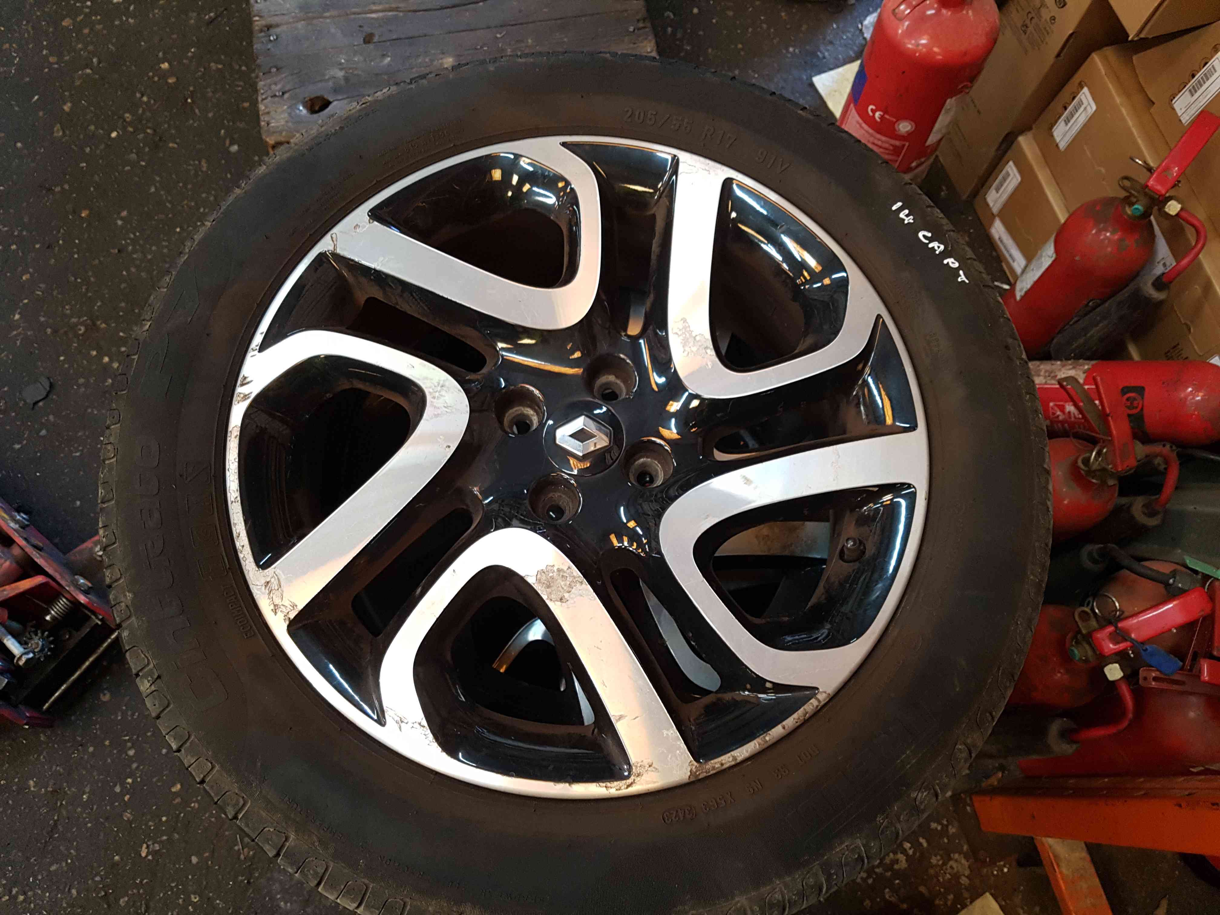 Renault Captur 2013-2019 Ivory Alloy Wheel Tyre 205 55 17 6mm 403005727R 3/5