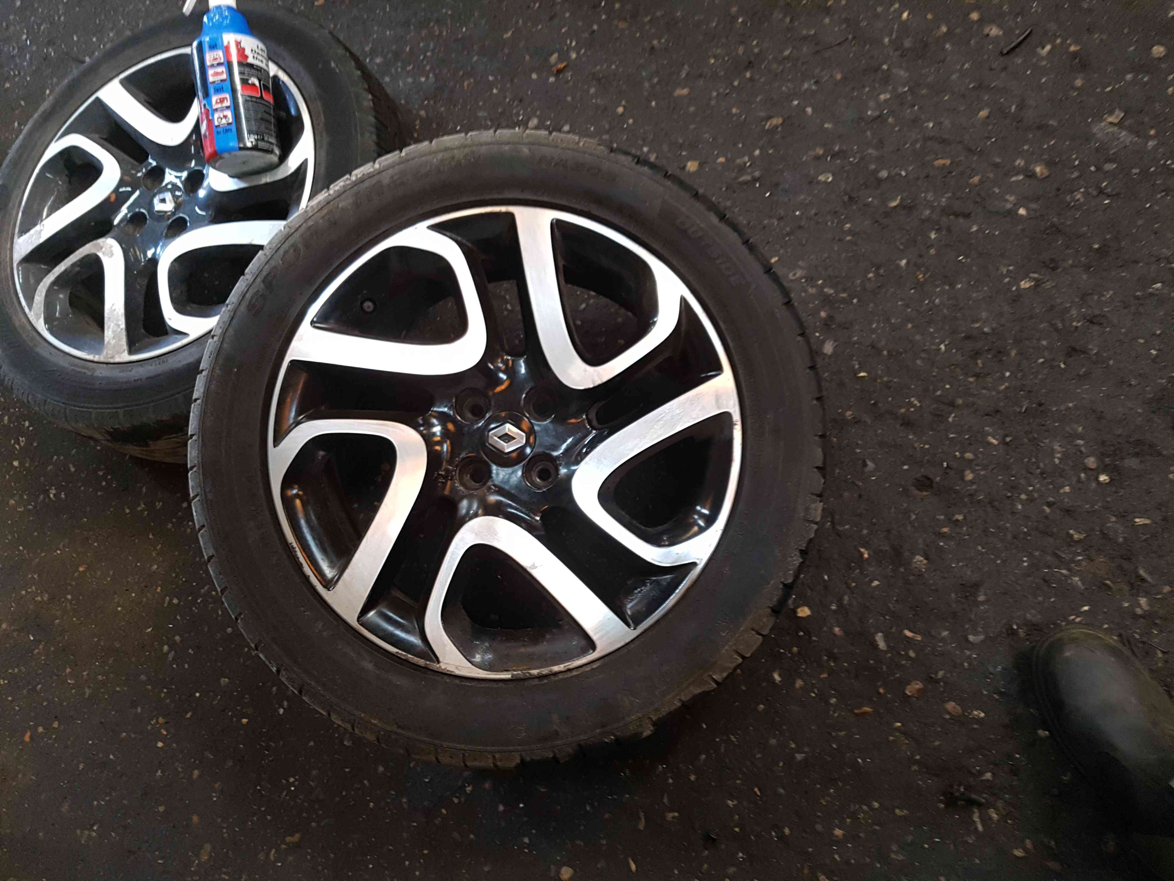 Thumb 8 Renault Captur 2013-2019 Ivory Alloy Wheel 17Inch + Tyre 205 55 17 6M 403005727R