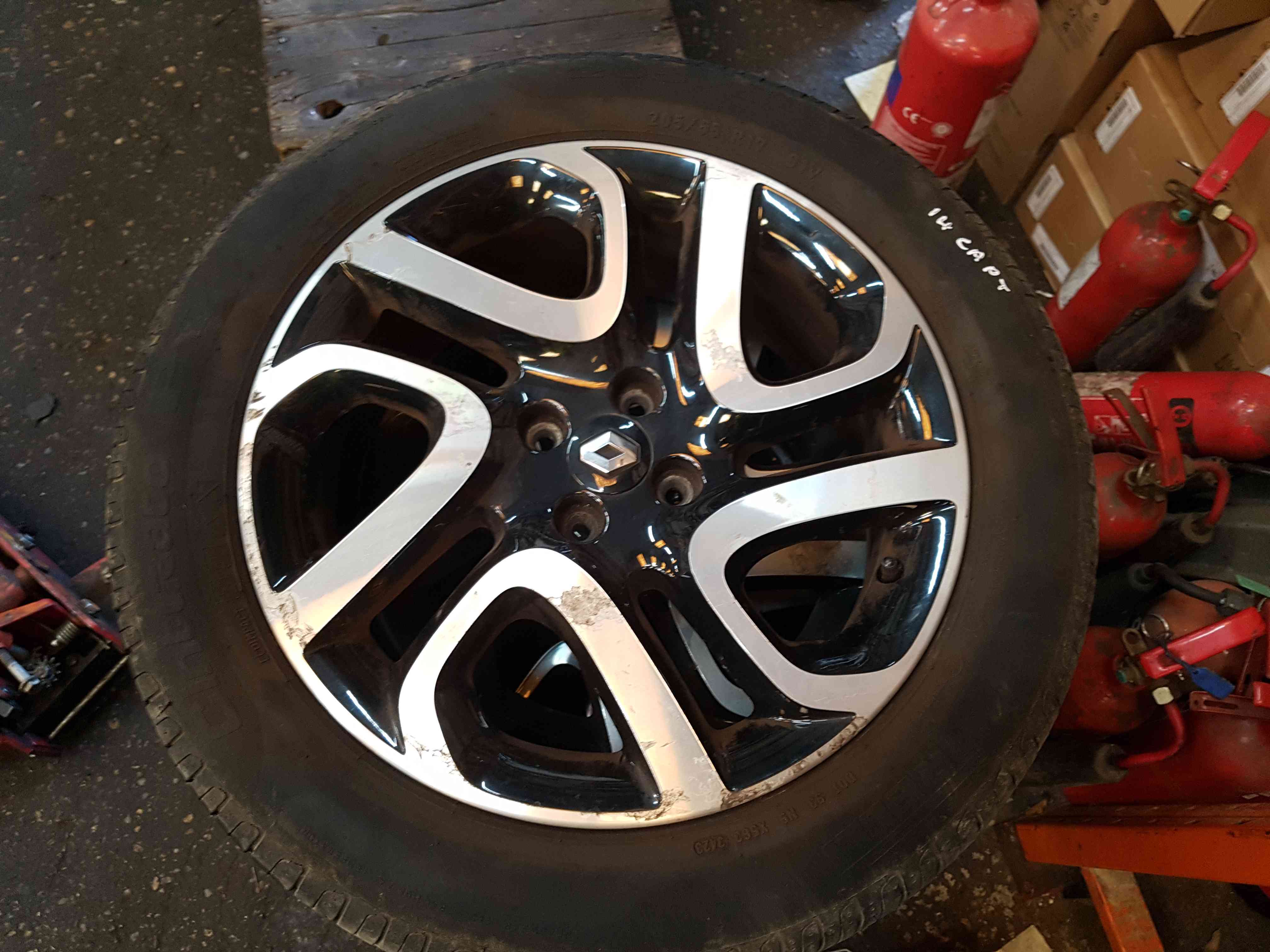 Thumb 2 Renault Captur 2013-2019 Ivory Alloy Wheel Tyre 205 55 17 6mm 403005727R 3/5