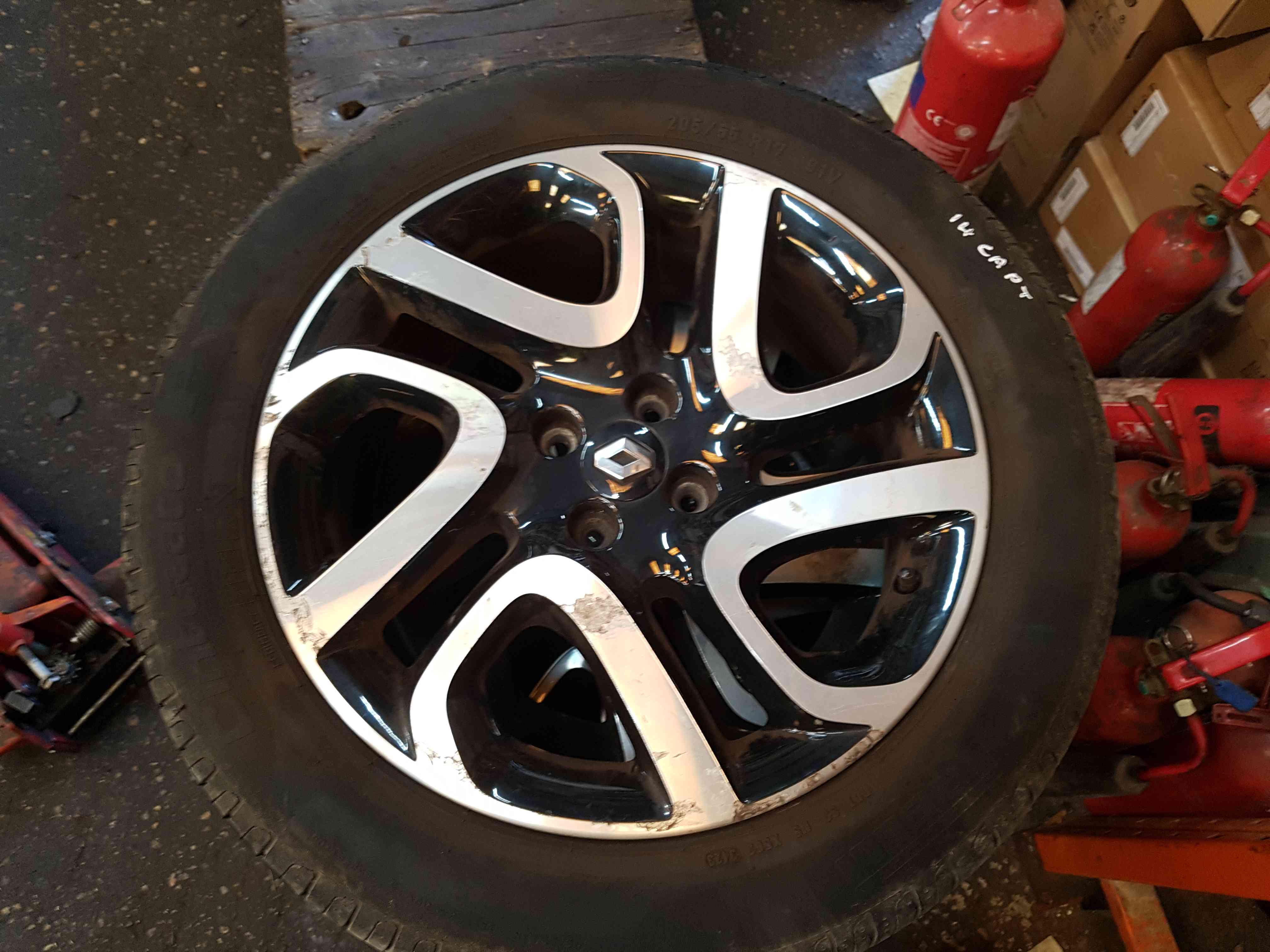 Thumb 3 Renault Captur 2013-2019 Ivory Alloy Wheel Tyre 205 55 17 6mm 403005727R 3/5