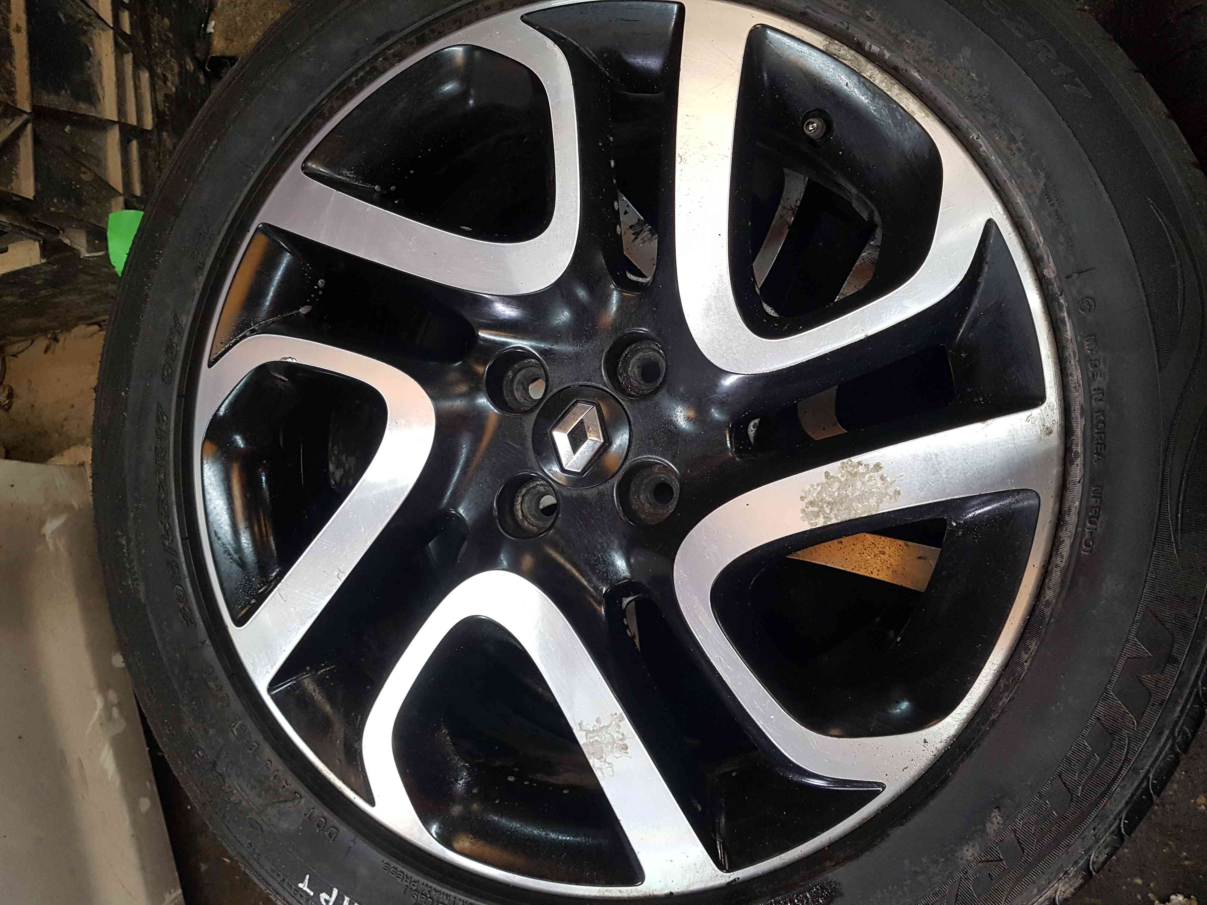 Renault Captur 2013-2019 Ivory Alloy Wheel 17Inch + Tyre 205 55 17 6M 403008829R