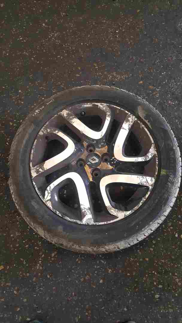Renault Captur 2013-2019 Ivory Alloy Wheel 17Inch + Tyre 205 55 17 6M 403008829R