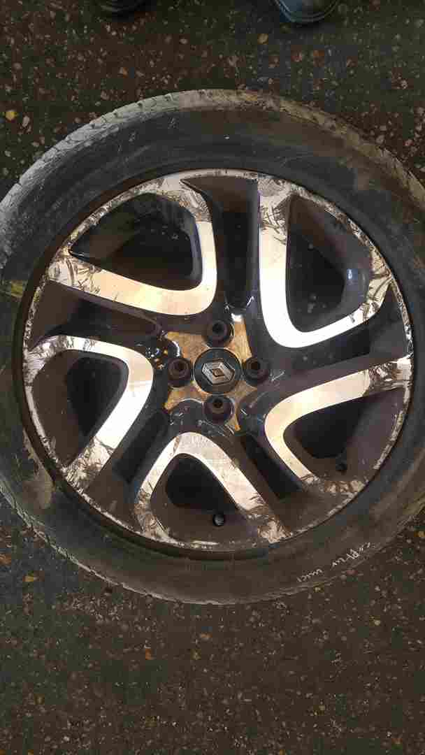 Thumb 5 Renault Captur 2013-2019 Ivory Alloy Wheel 17Inch + Tyre 205 55 17 6M 403008829R