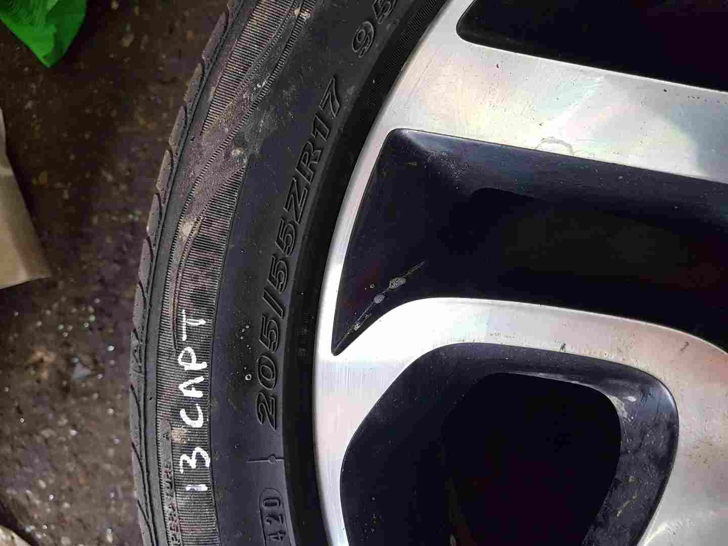 Thumb 3 Renault Captur 2013-2019 Ivory Alloy Wheel 17Inch + Tyre 205 55 17 6M 403008829R