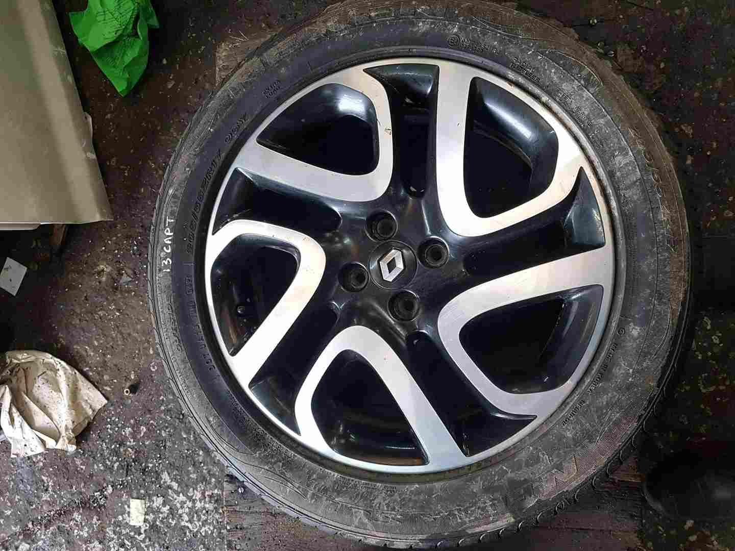 Renault Captur 2013-2019 Ivory Alloy Wheel 17Inch + Tyre 205 55 17 6M 403008829R