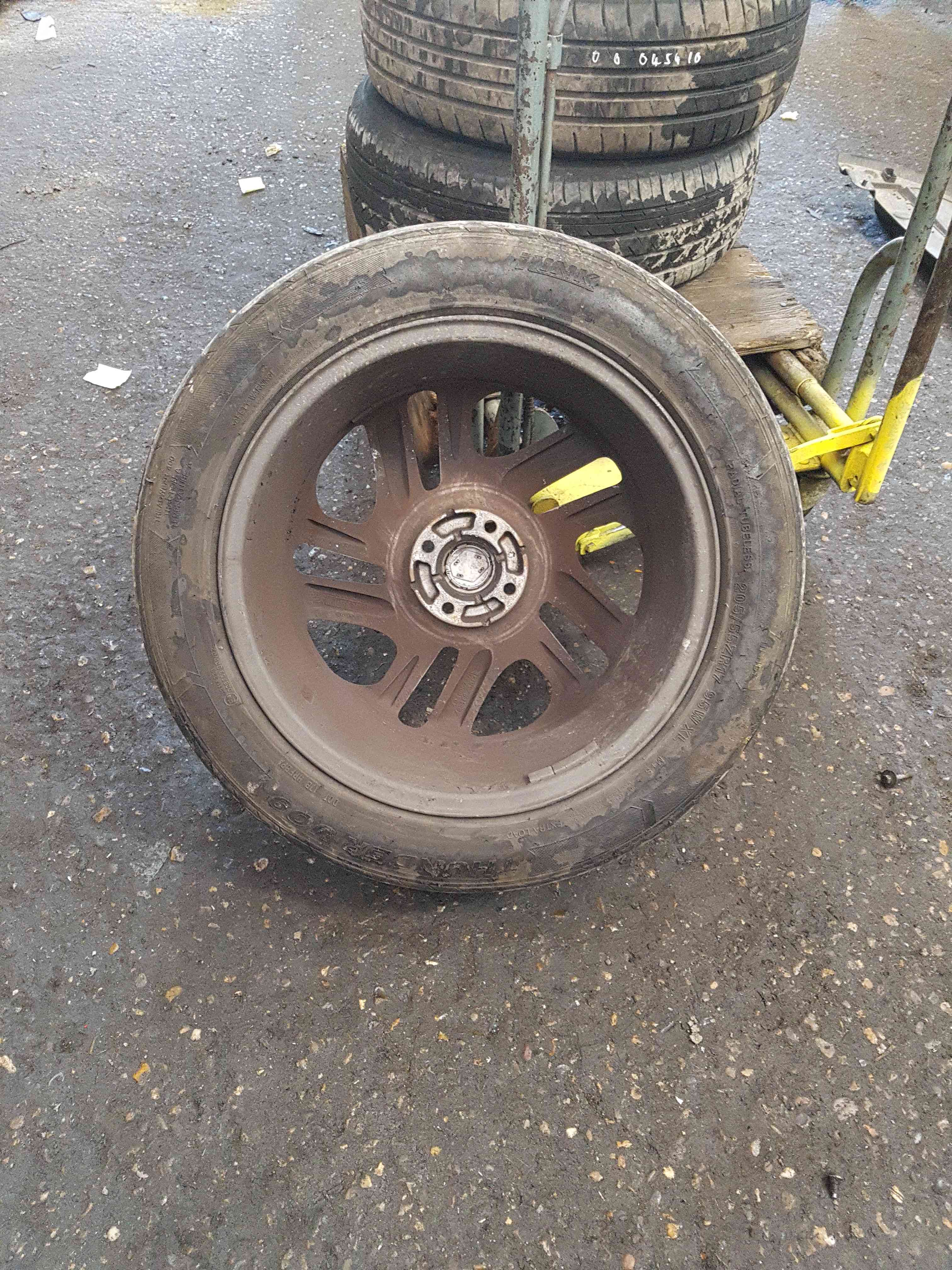 Thumb 11 Renault Captur 2013-2019 Ivory Alloy Wheel 17Inch 403005727R 3/5