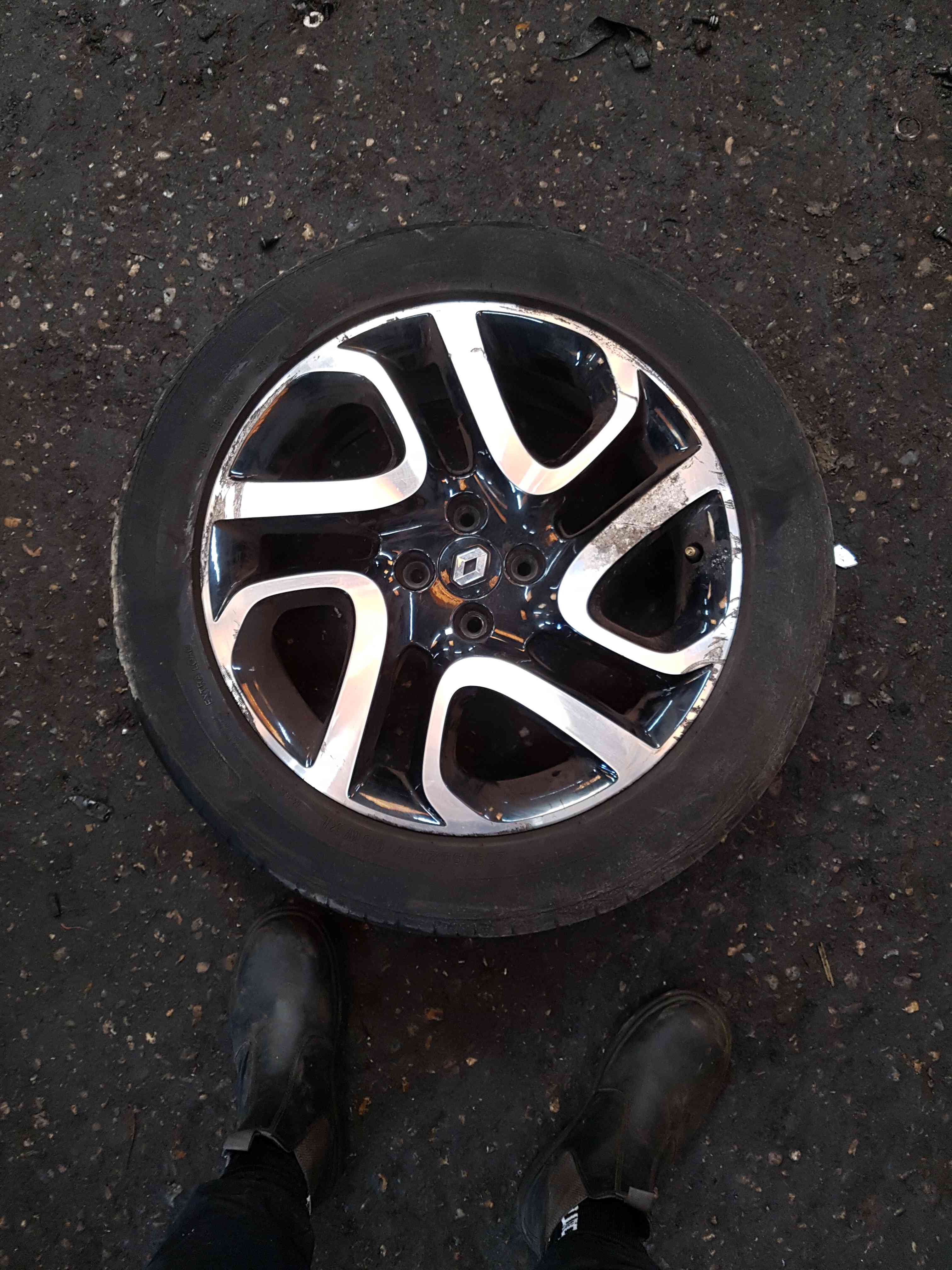 Thumb 14 Renault Captur 2013-2019 Ivory Alloy Wheel 17Inch 403005727R 3/5