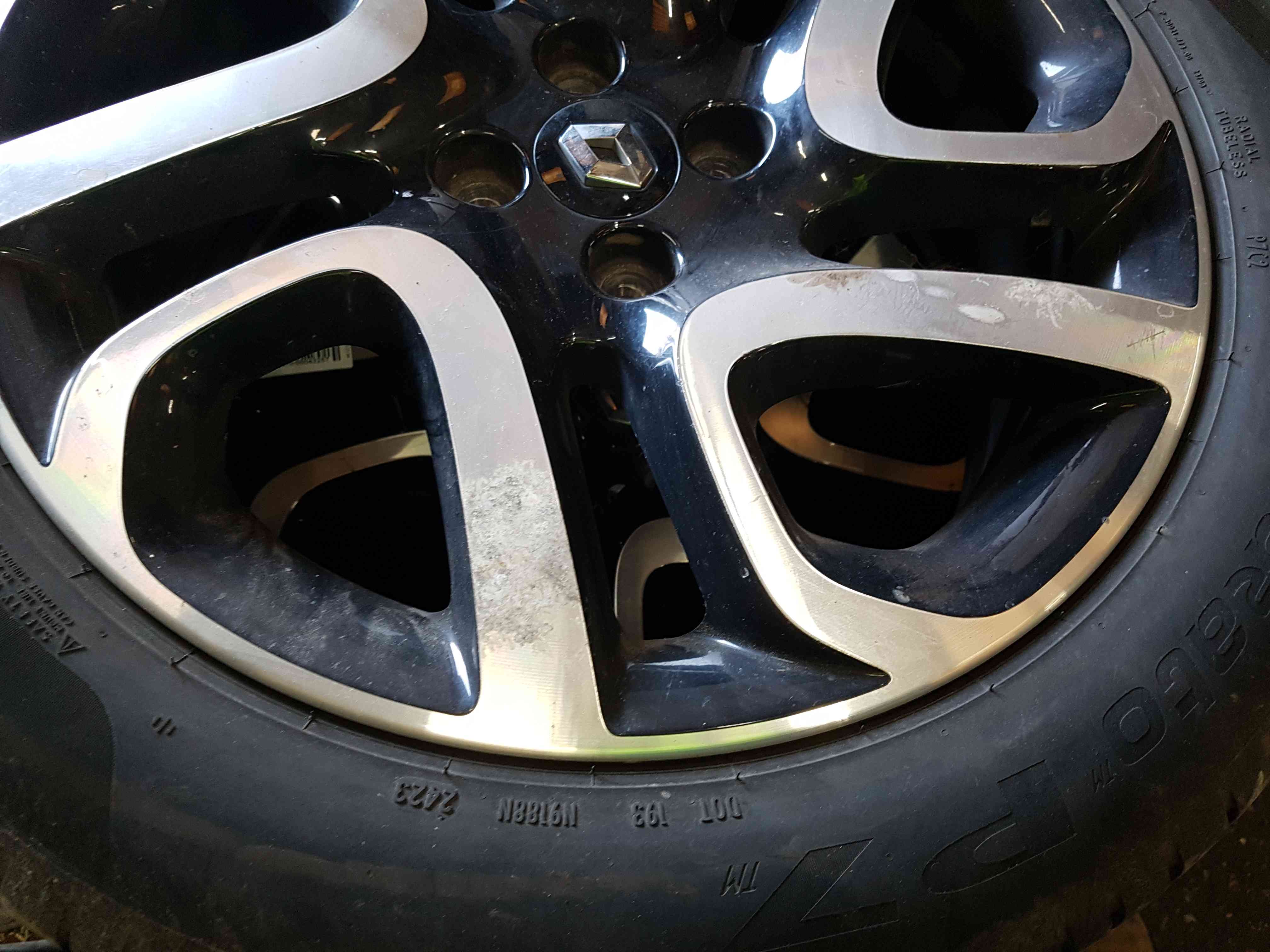 Thumb 2 Renault Captur 2013-2019 Ivory Alloy Wheel Tyre 205 55 17 6mm 403005727R 3/5
