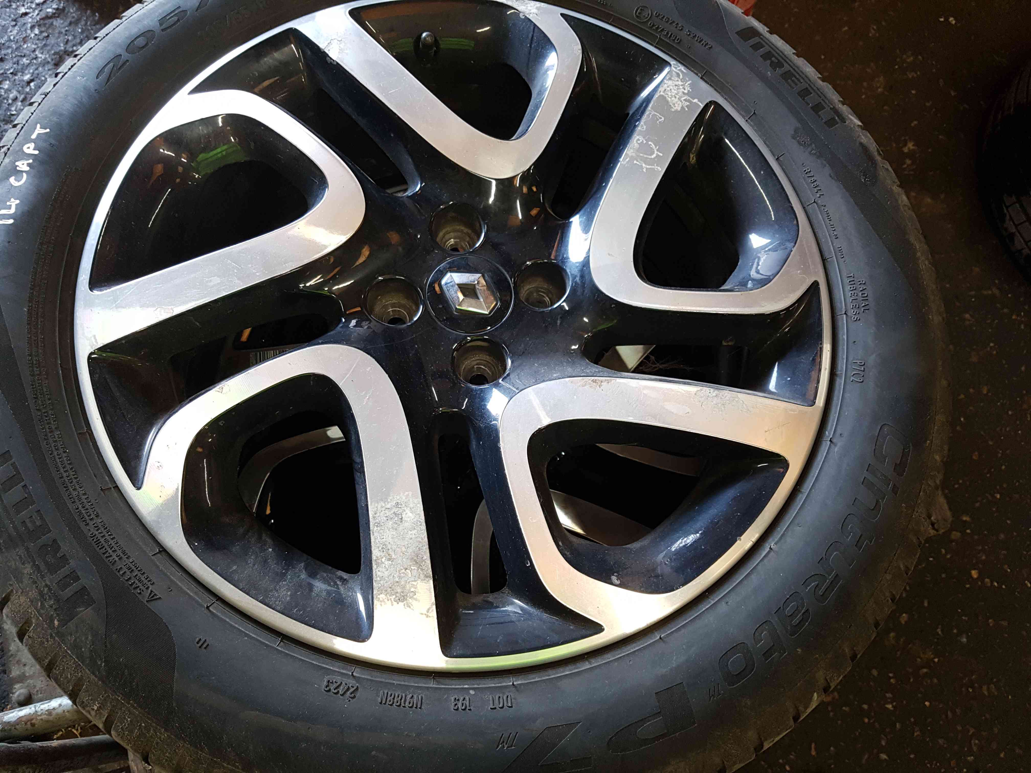 Thumb 4 Renault Captur 2013-2019 Ivory Alloy Wheel Tyre 205 55 17 6mm 403005727R 3/5