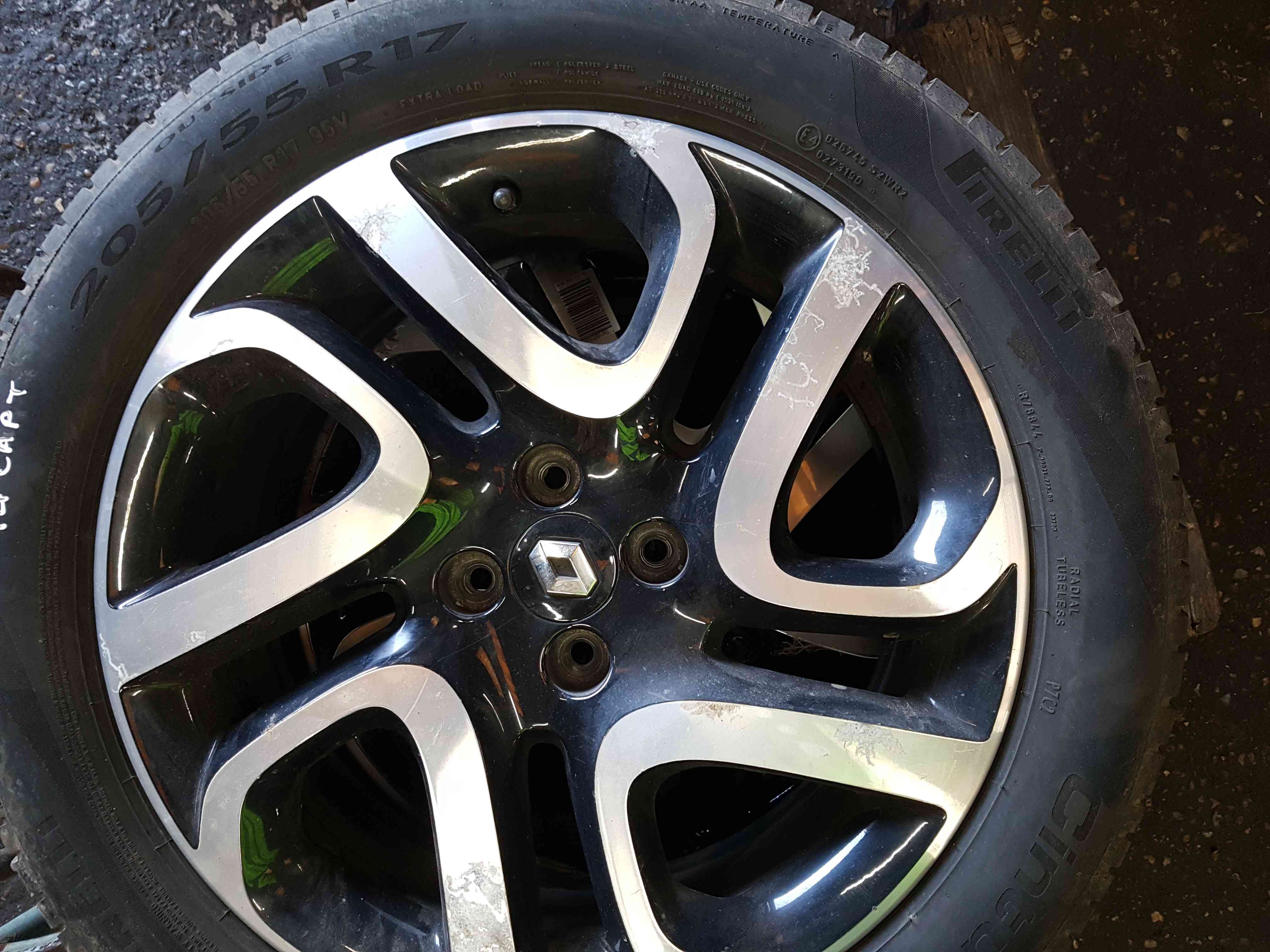 Thumb 5 Renault Captur 2013-2019 Ivory Alloy Wheel Tyre 205 55 17 6mm 403005727R 3/5