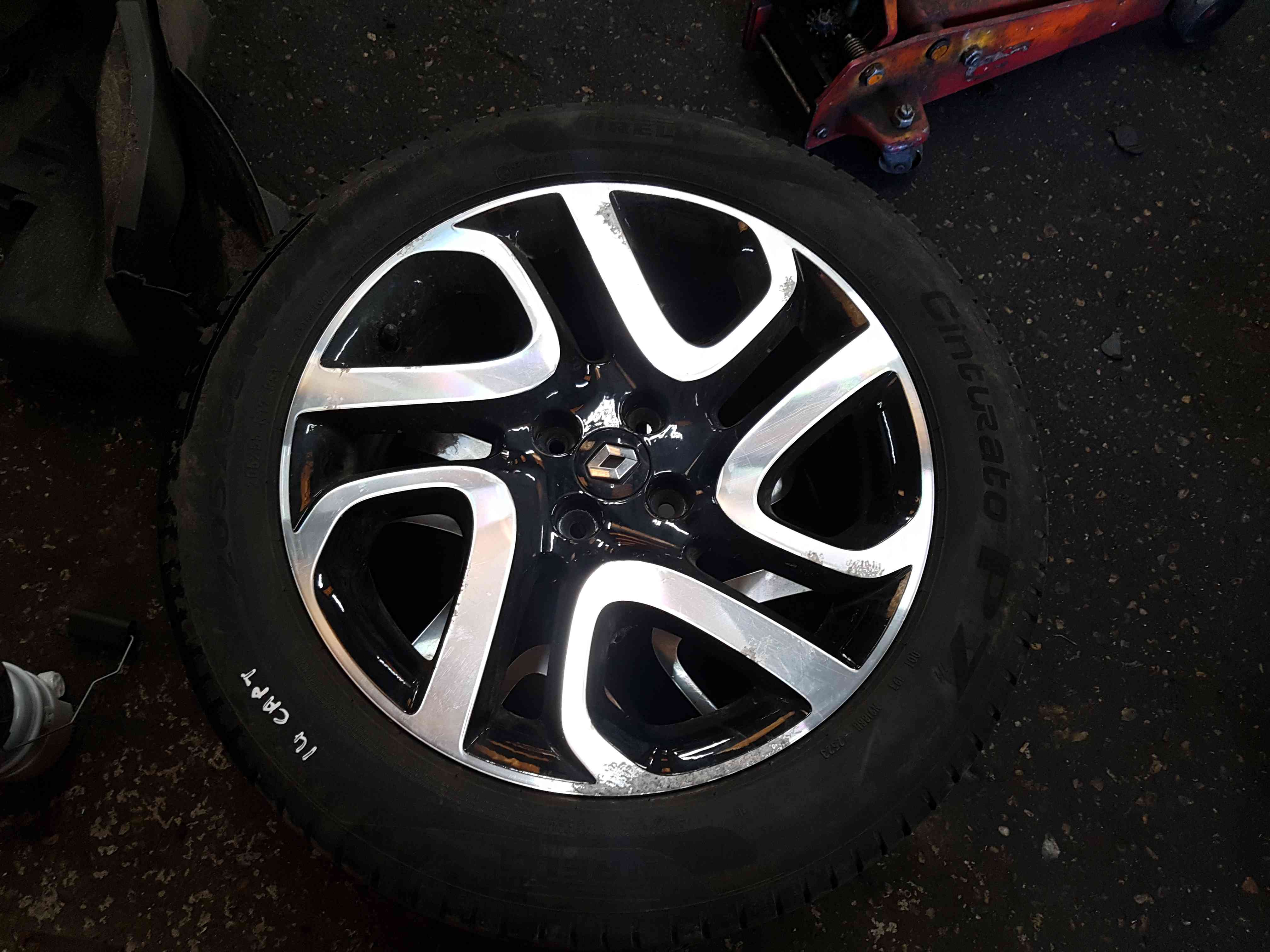 Thumb 2 Renault Captur 2013-2019 Ivory Alloy Wheel Tyre 205 55 17 6mm 403005727R 3/5