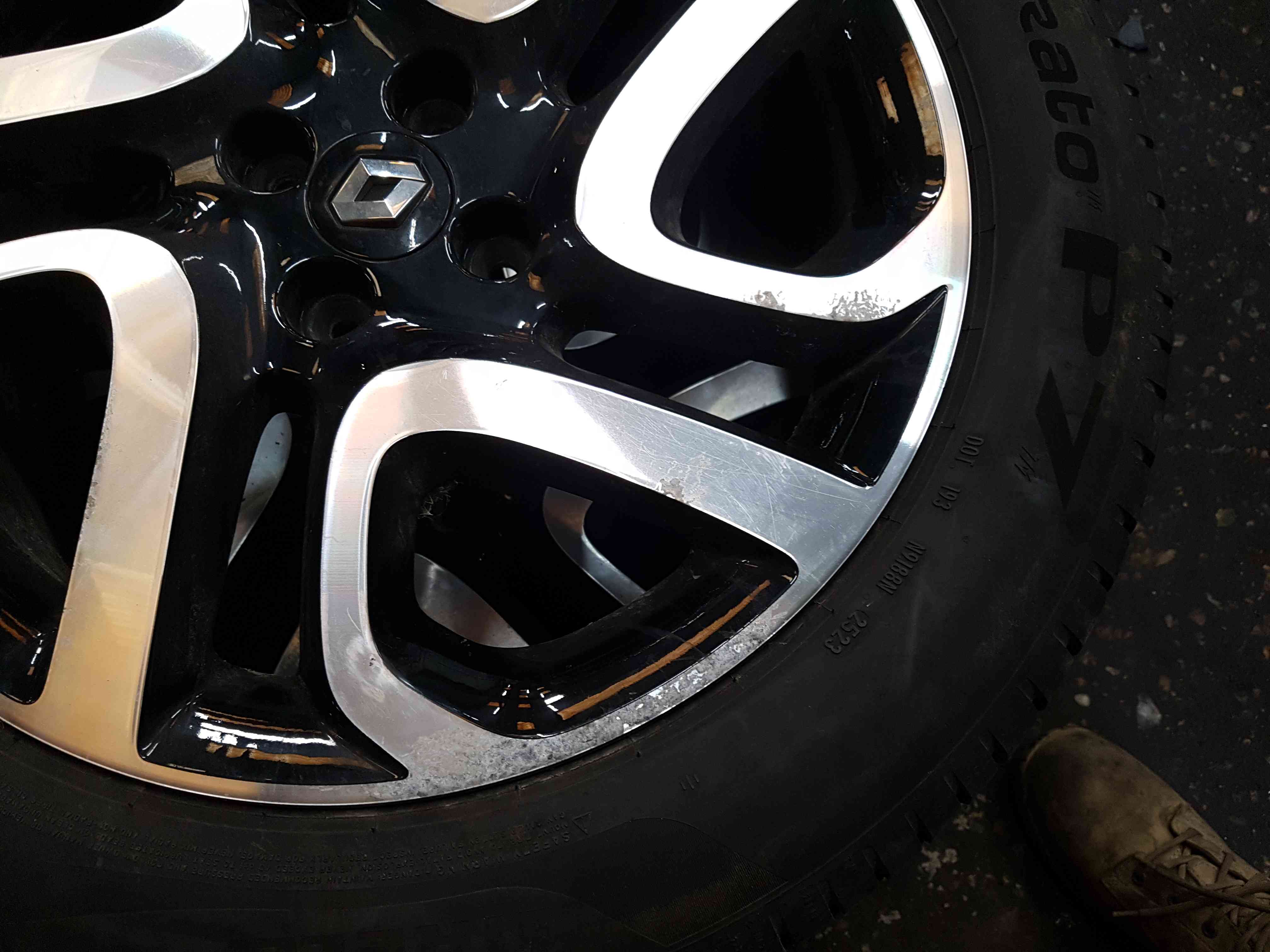 Thumb 5 Renault Captur 2013-2019 Ivory Alloy Wheel Tyre 205 55 17 6mm 403005727R 3/5