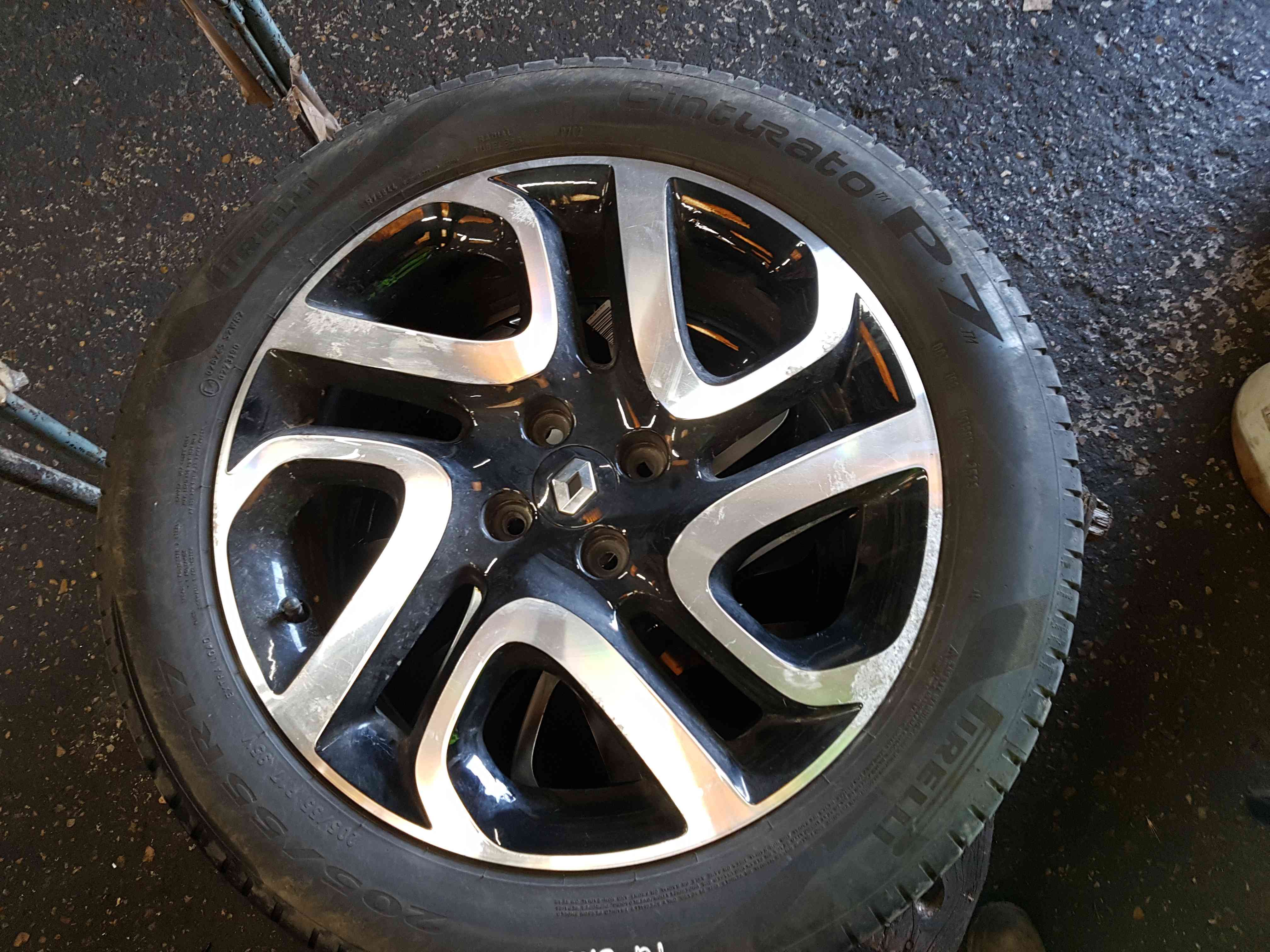 Thumb 8 Renault Captur 2013-2019 Ivory Alloy Wheel Tyre 205 55 17 6mm 403005727R 3/5