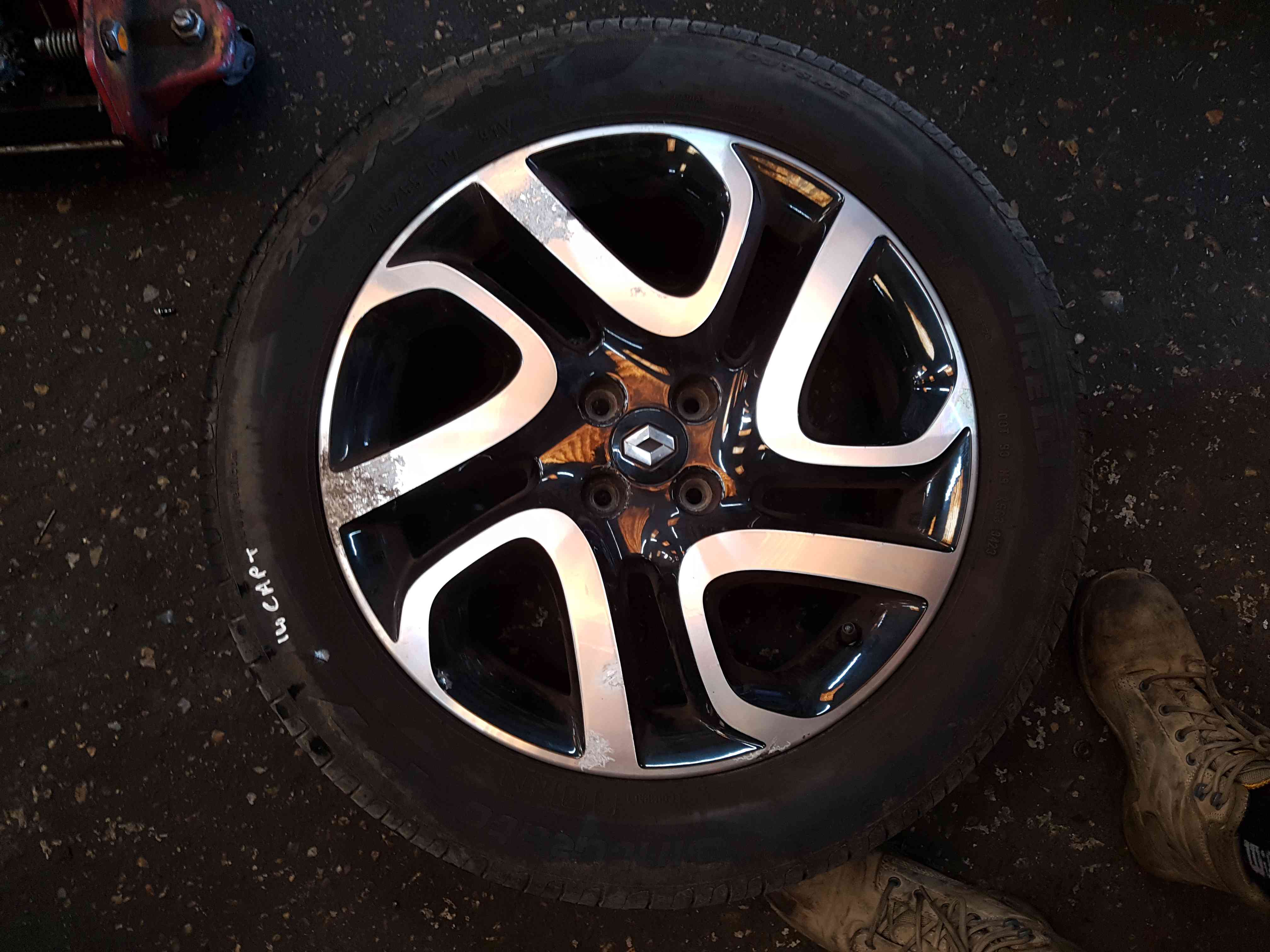 Thumb 8 Renault Captur 2013-2019 Ivory Alloy Wheel Tyre 205 55 17 6mm 403005727R 3/5