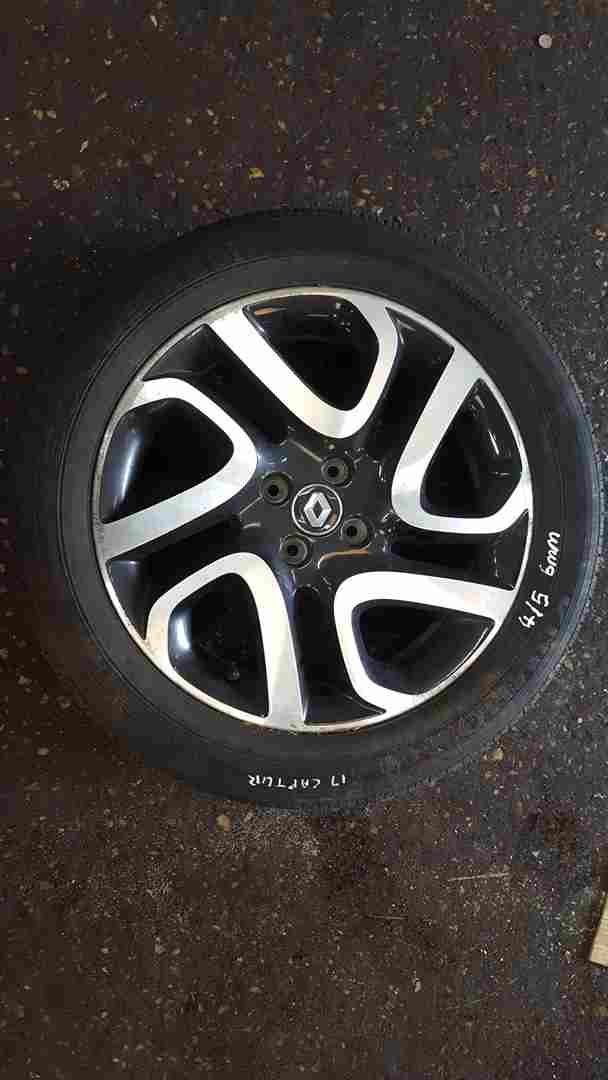 Renault Captur 2013-2019 Ivory Diamond  Alloy Wheel + Tyre 205 55 17 6Mm 4/5