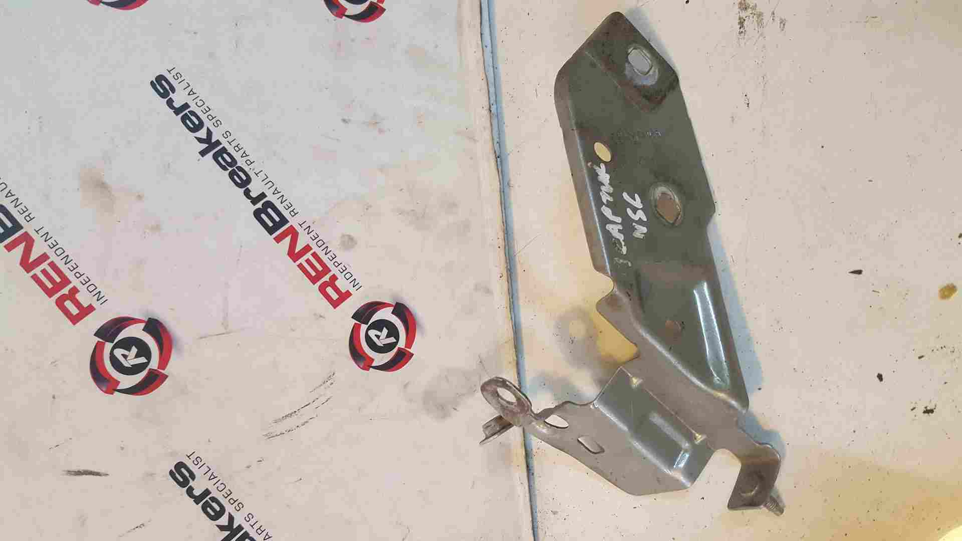 Renault Captur 2013-2019 Passenger NSF Front Bracket Support Wing 620427410A