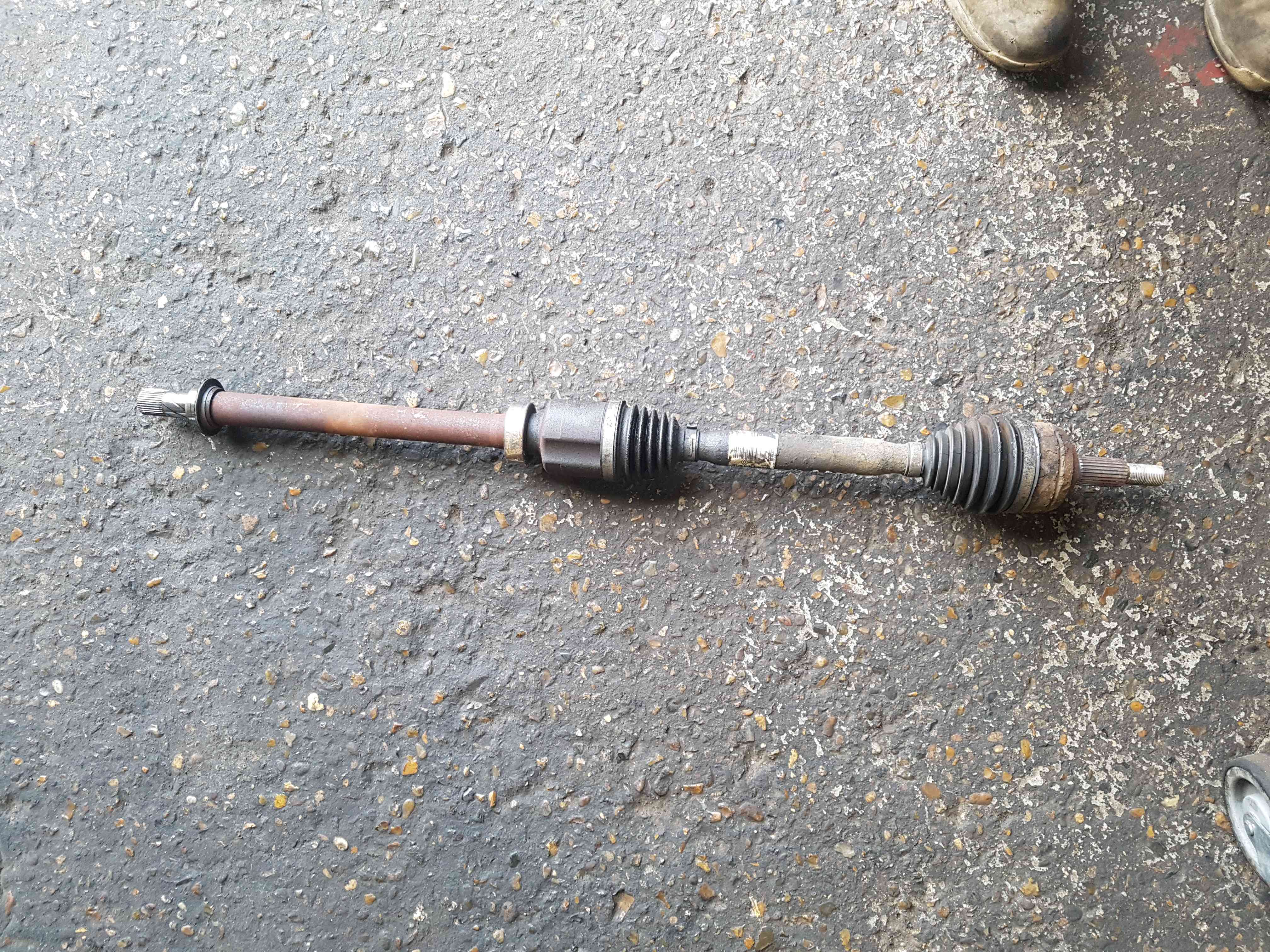 Thumb 2 Renault Captur 2019-2021 AUTO 1.2 TCE Driver OSF Front Driveshaft 391006849R