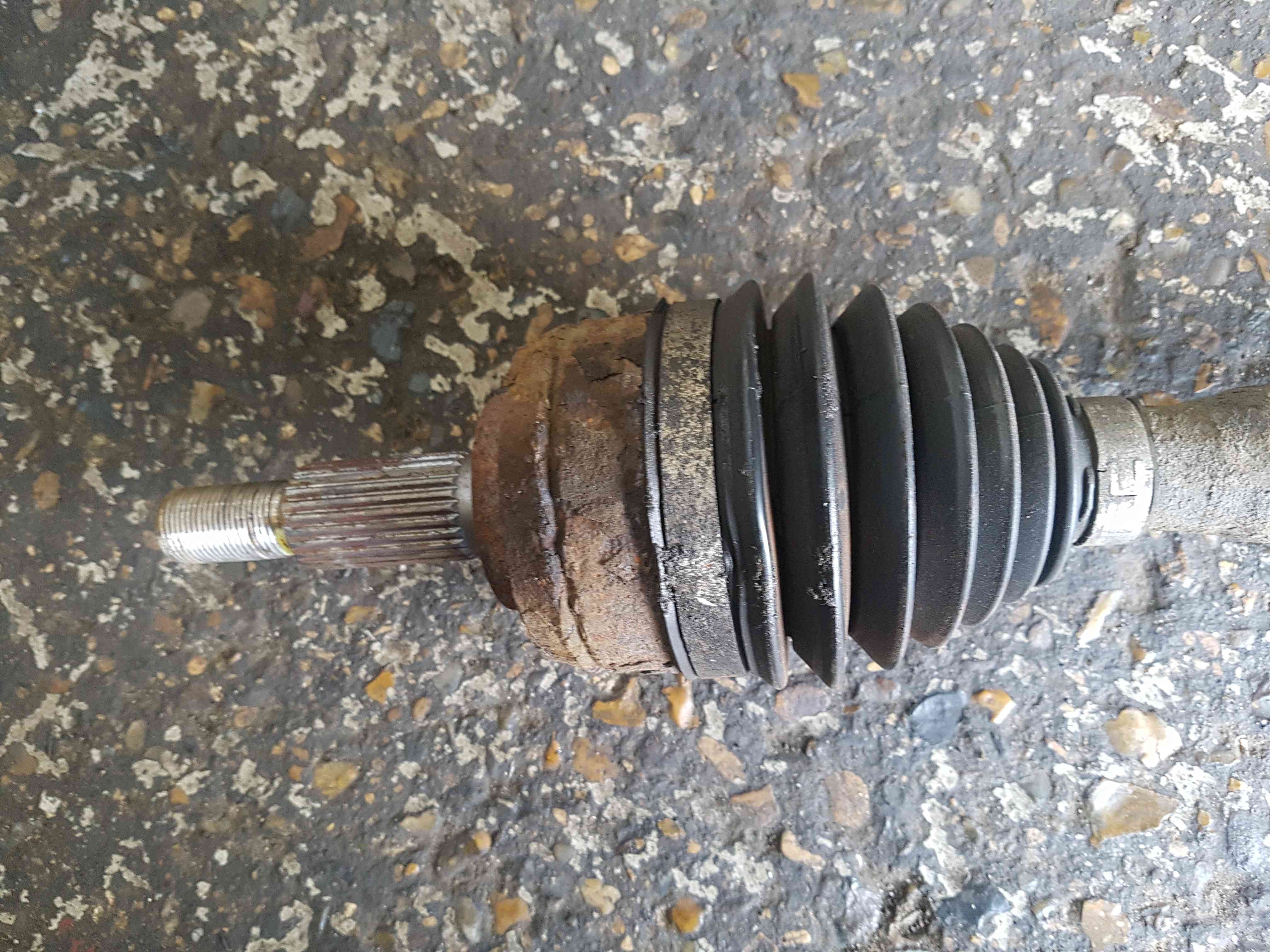 Thumb 4 Renault Captur 2019-2021 AUTO 1.2 TCE Driver OSF Front Driveshaft 391006849R