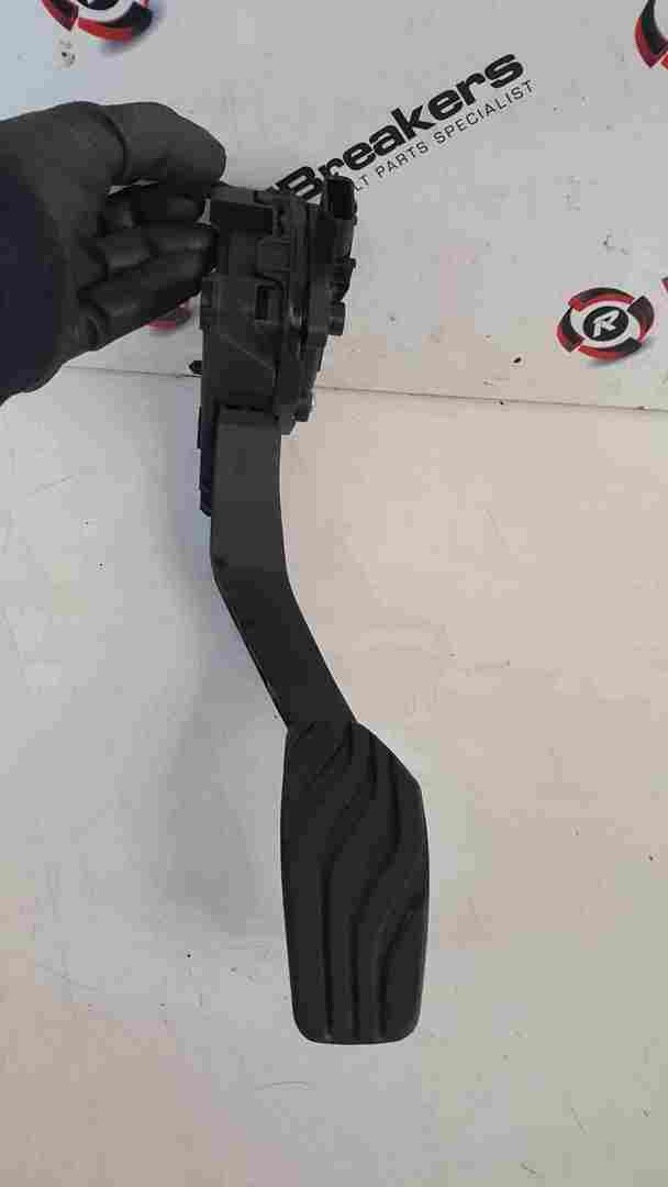 Thumb 3 Renault Captur 2019-2021 Accelerator Pedal 180105012R