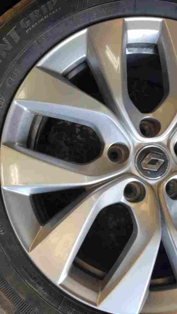 Thumb 3 Renault Captur 2019-2021 Alloy Wheel + Tyre 215 60 17 6mm