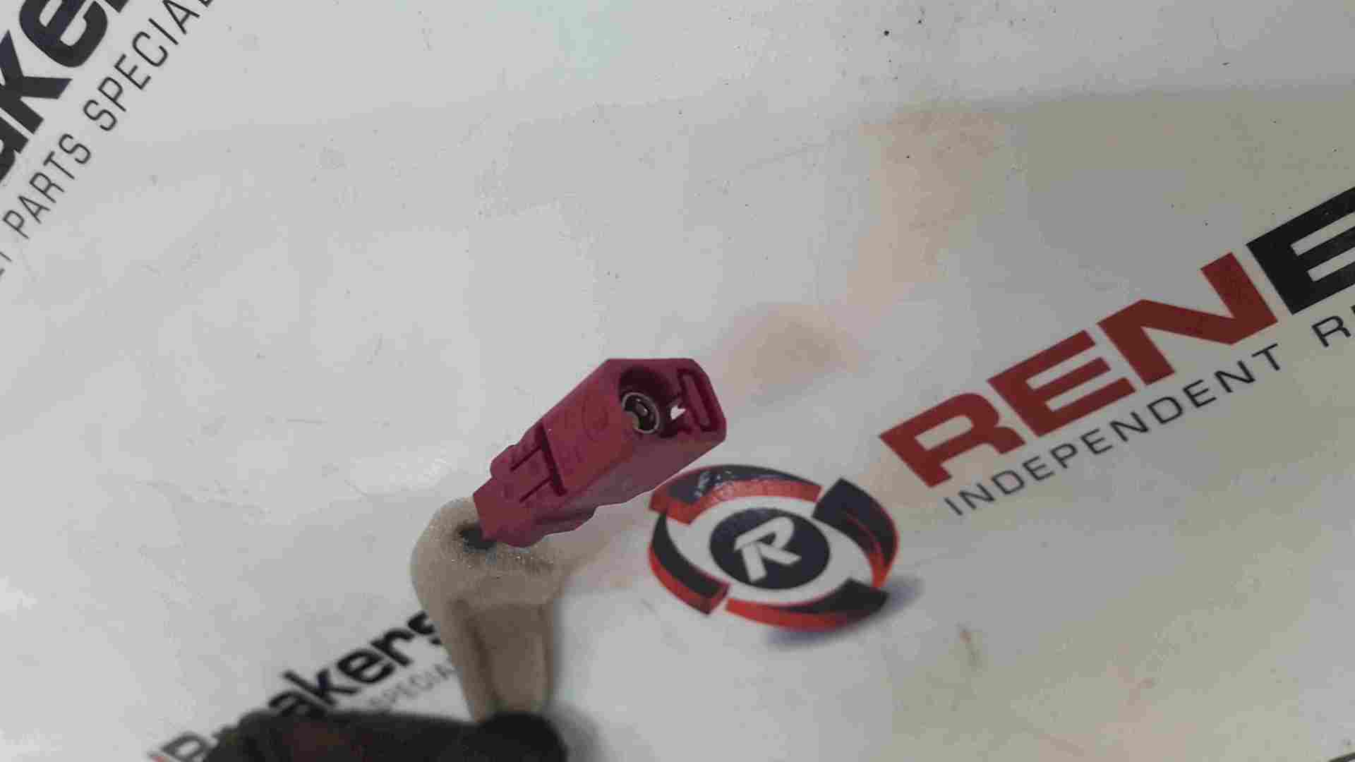 Thumb 2 Renault Captur 2019-2021 Antenna GPS 282120588R