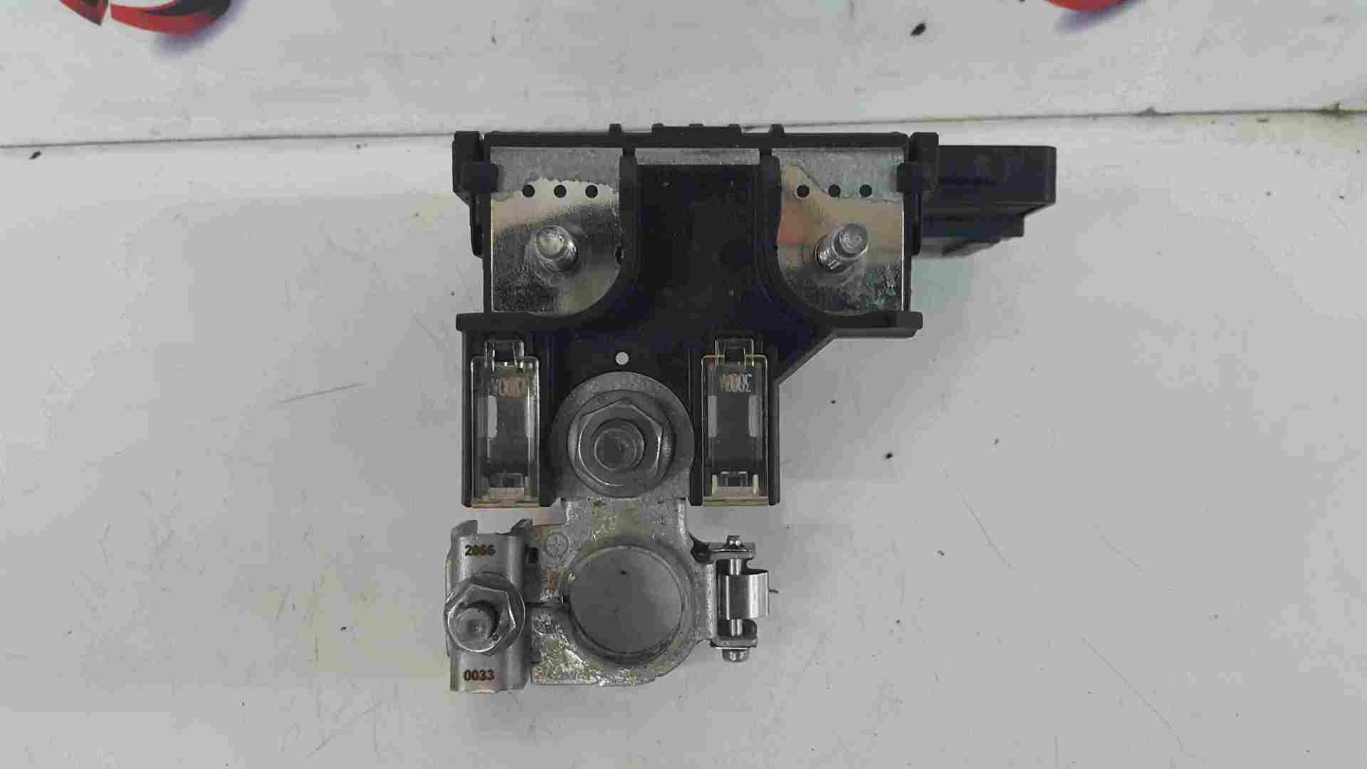 Thumb 3 Renault Captur 2019-2021 Battery Terminal