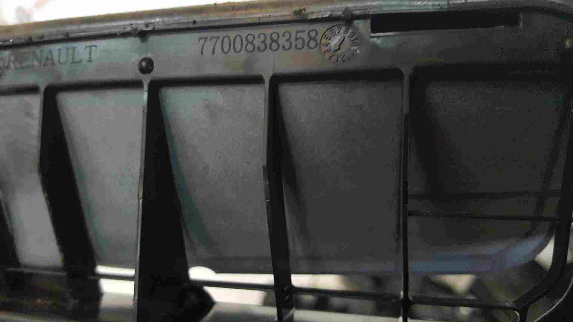 Thumb 3 Renault Captur 2019-2021 Draft Breather Air Vent 7700838358