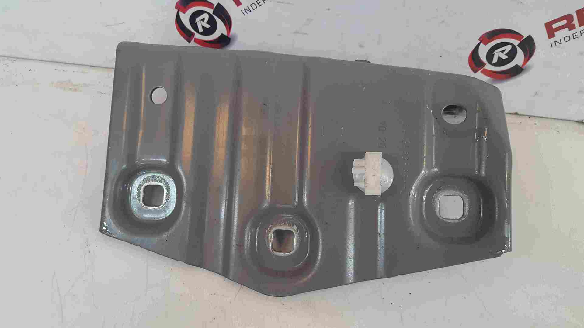Thumb 2 Renault Captur 2019-2021 Drivers OSF Front Bracket 641343398R