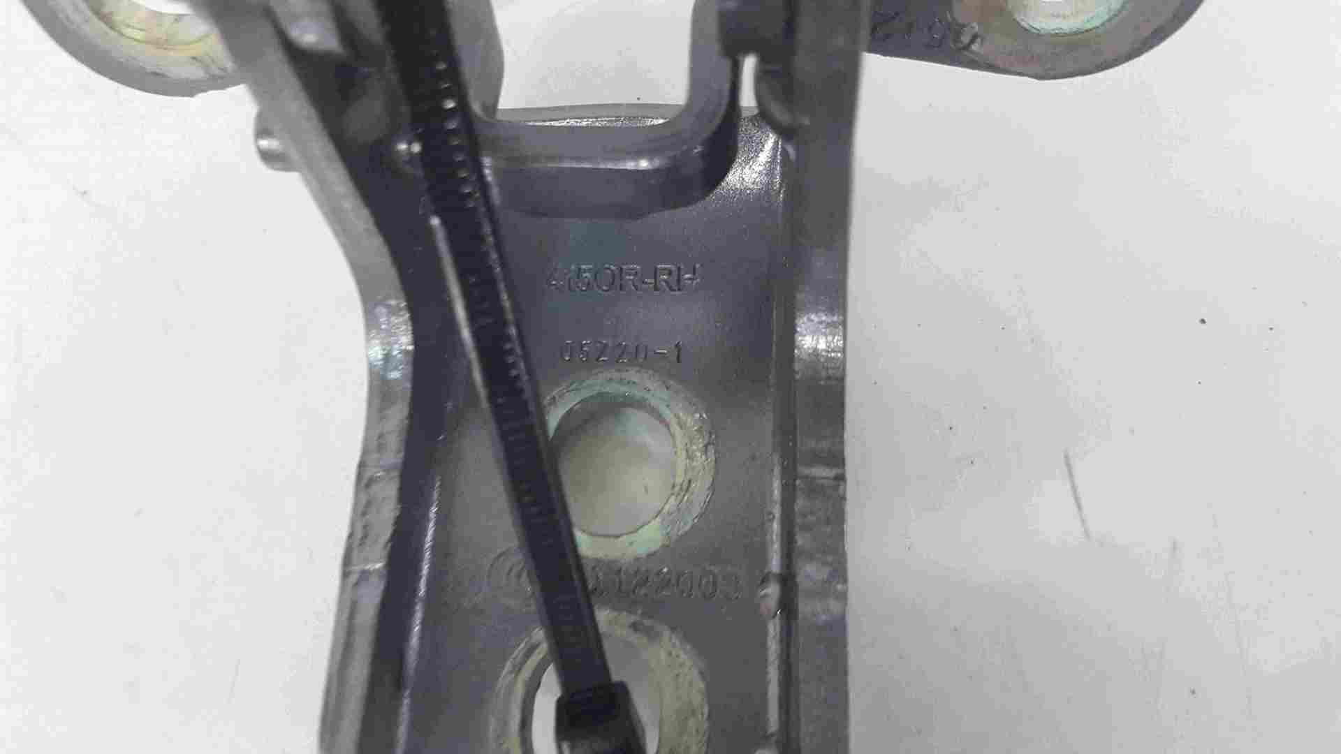 Thumb 2 Renault Captur 2019-2021 Drivers OSF Front Door Hinges Grey