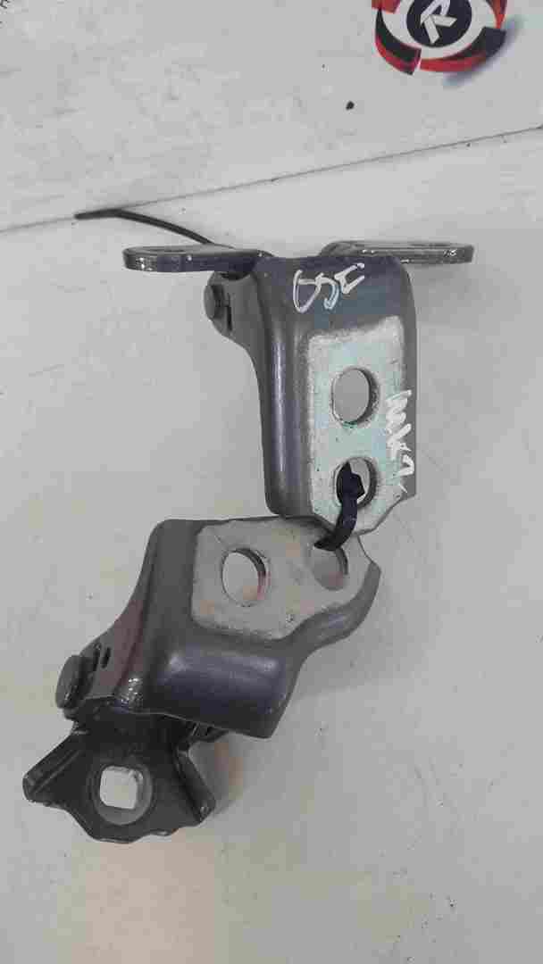 Thumb 3 Renault Captur 2019-2021 Drivers OSF Front Door Hinges Grey