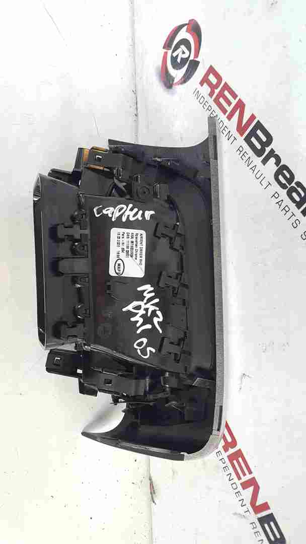 Thumb 2 Renault Captur 2019-2021 Drivers OSF Front Heater Air Vent 687602250R