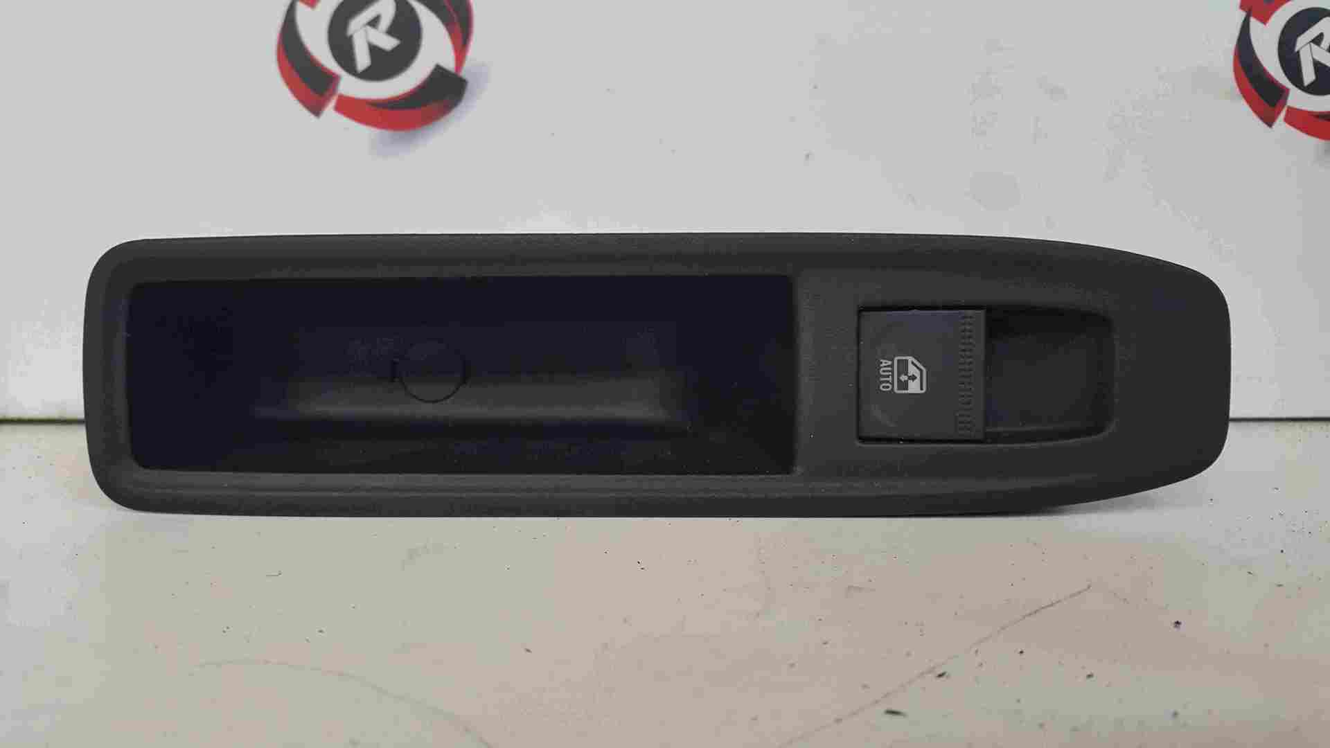 Thumb 2 Renault Captur 2019-2021 Passenger NSR Rear Window Switch Panel
