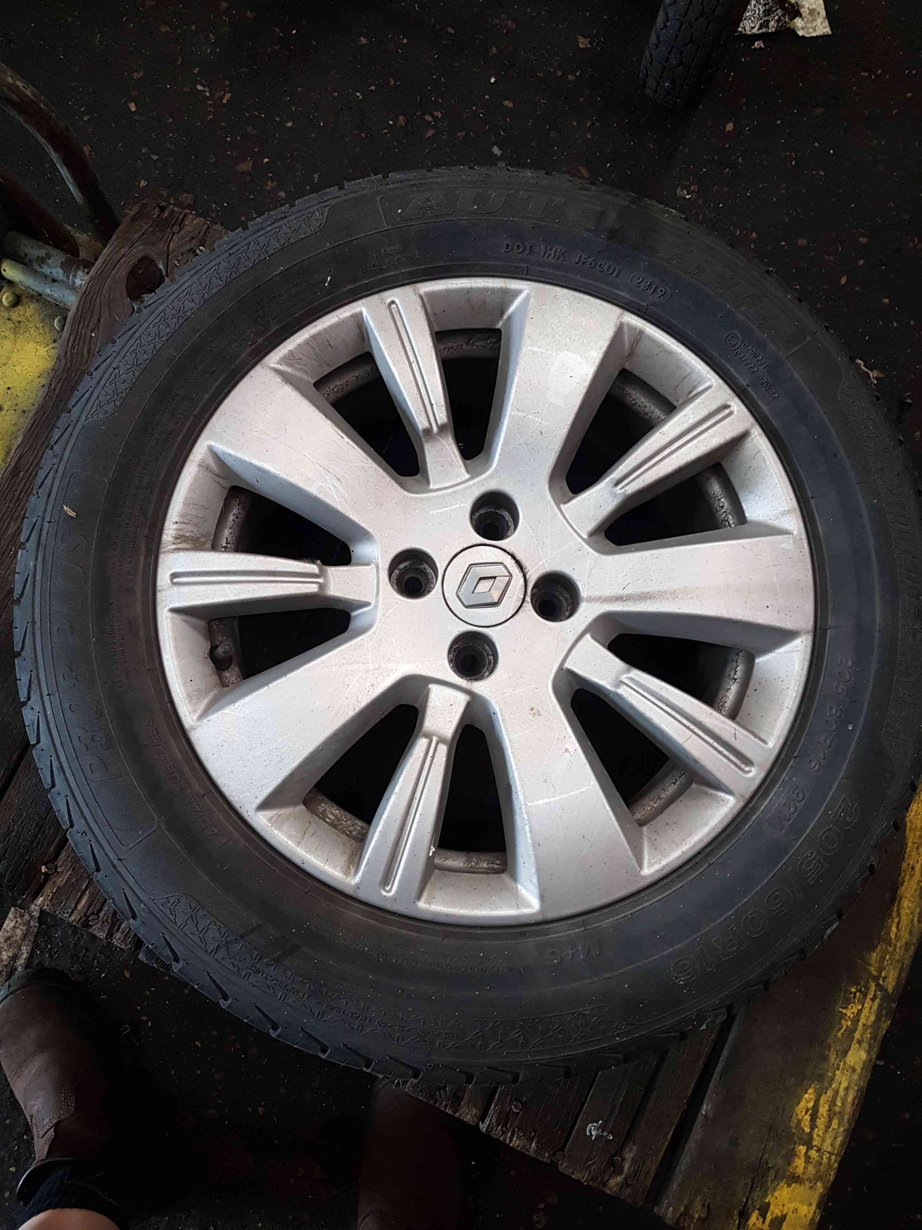 Thumb 3 Renault Captur MK1 2013-2019 Alloy Wheel + Tyre 205 60 16 6Mm 4/5 403000554R