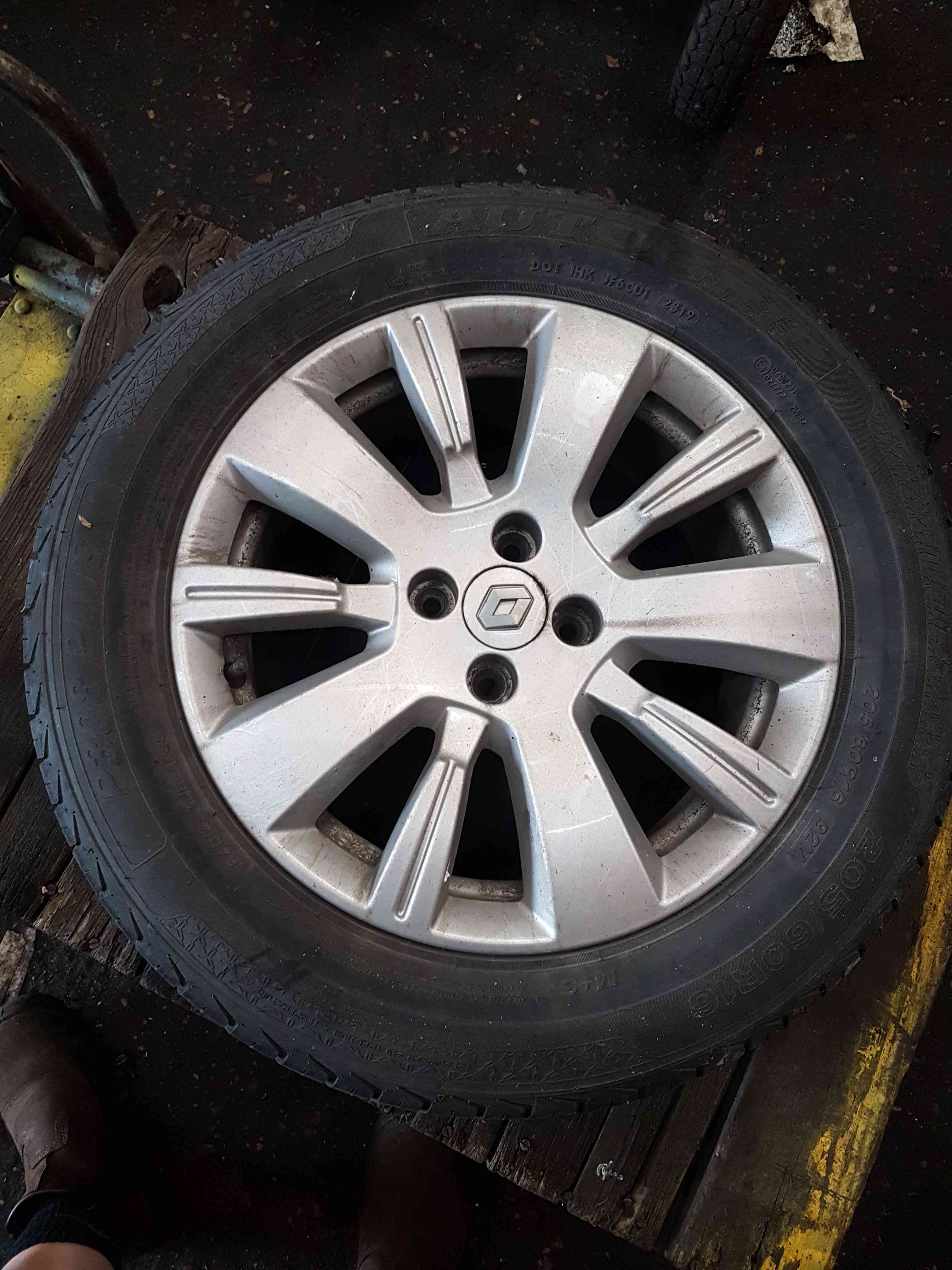 Thumb 4 Renault Captur MK1 2013-2019 Alloy Wheel + Tyre 205 60 16 6Mm 4/5 403000554R