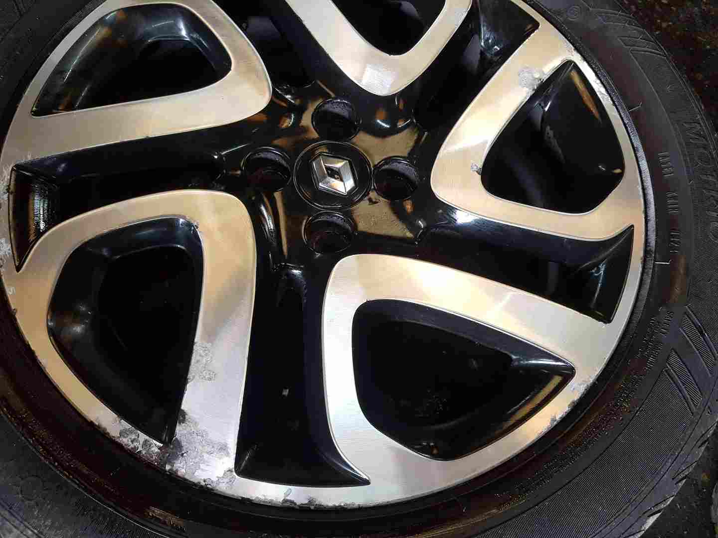Thumb 2 Renault Captur MK1 2013-2019 Black Alloy Wheel 17inch 403005727R 4/5