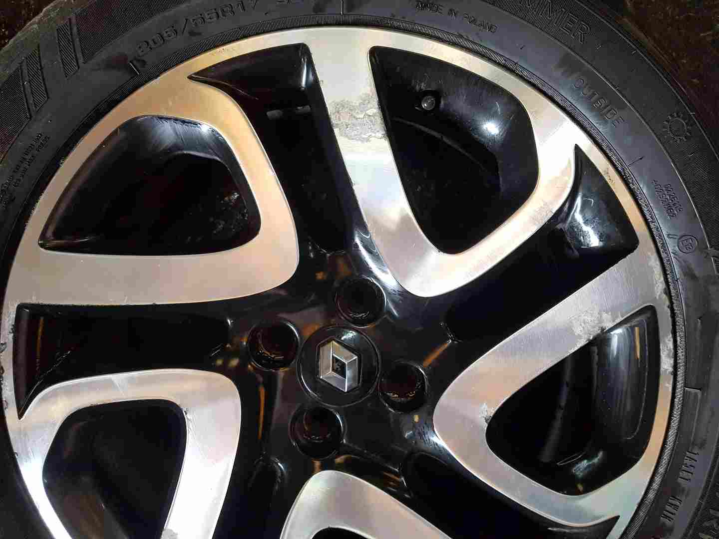Thumb 3 Renault Captur MK1 2013-2019 Black Alloy Wheel 17inch 403005727R 4/5