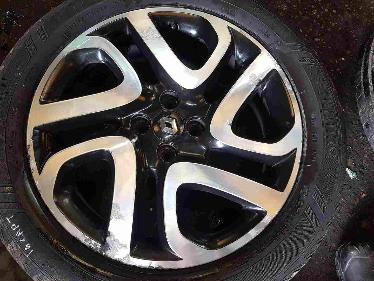 Thumb 5 Renault Captur MK1 2013-2019 Black Alloy Wheel 17inch 403005727R 4/5