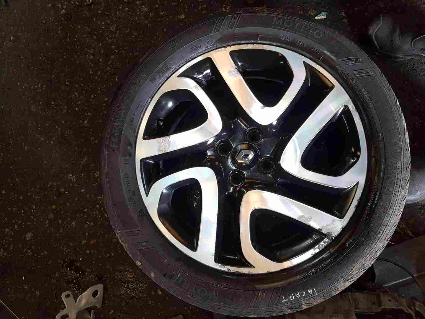 Renault Captur MK1 2013-2019 Black Alloy Wheel 17inch 403005727R 4/5