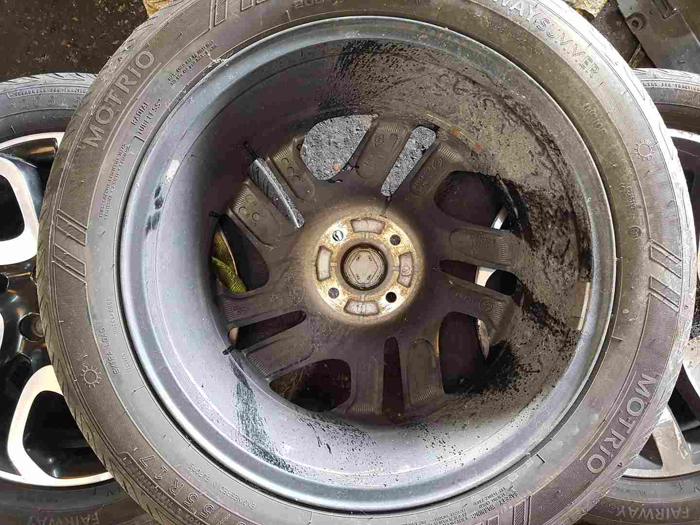 Thumb 4 Renault Captur MK1 2013-2019 Black Alloy Wheel 205 55 17 403005727R 4/5
