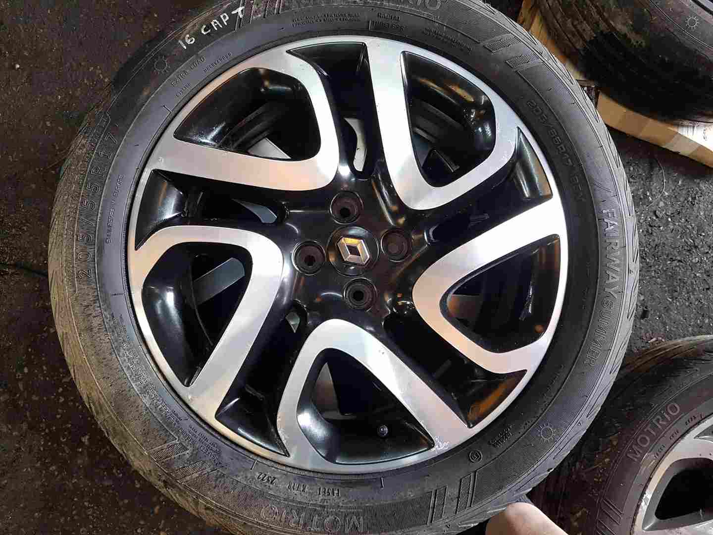 Thumb 5 Renault Captur MK1 2013-2019 Black Alloy Wheel 205 55 17 403005727R 4/5