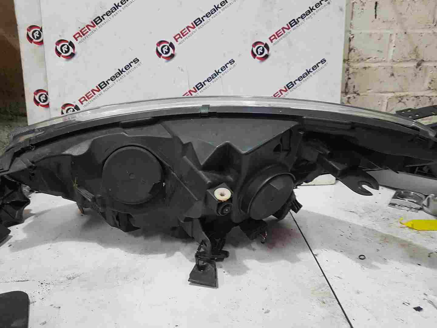 Thumb 6 Renault Captur MK1 2013-2019 Drivers OSF Front Headlight BROKEN BRACKETS