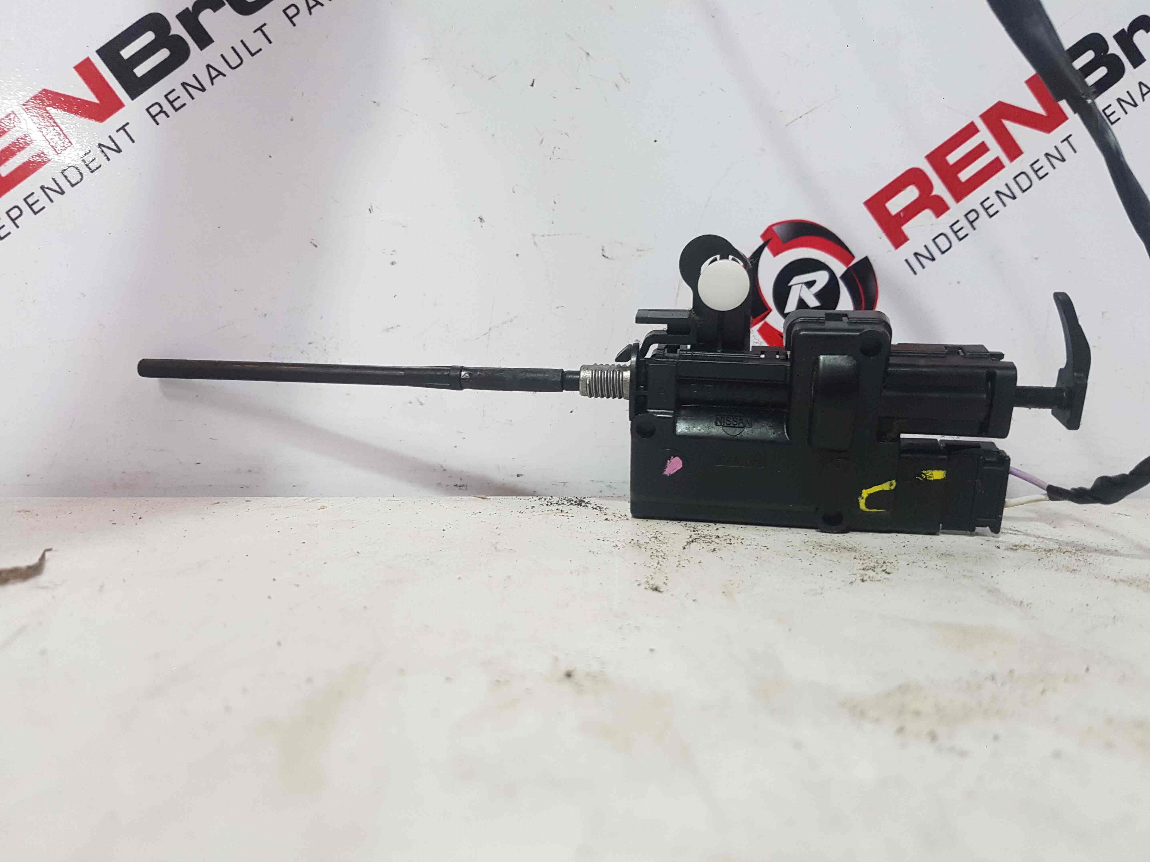 Thumb 4 Renault Captur MK1 2013-2019 Fuel Flap Lock Solenoid 8200312800