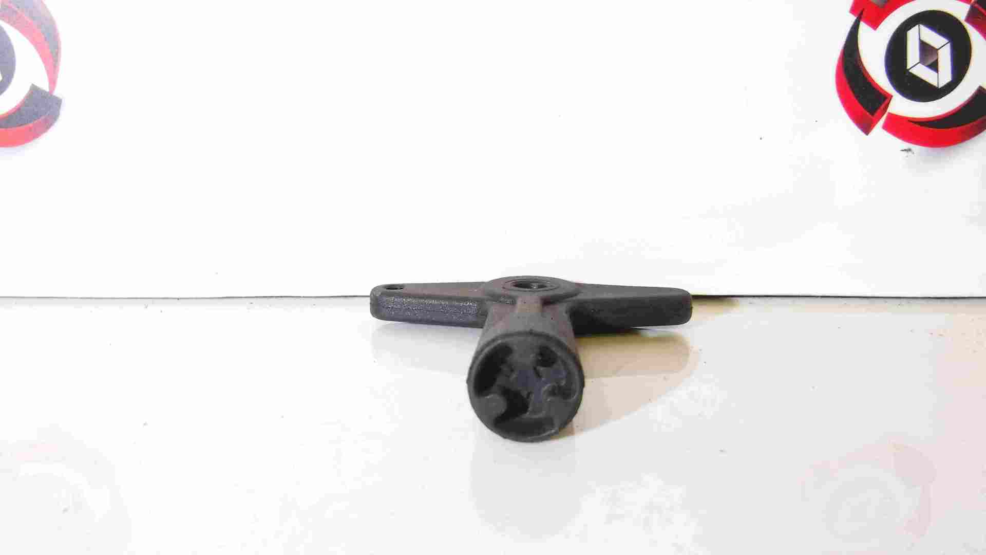 Renault 1998-2020 Centre Cap Cover Undo Screw Tool