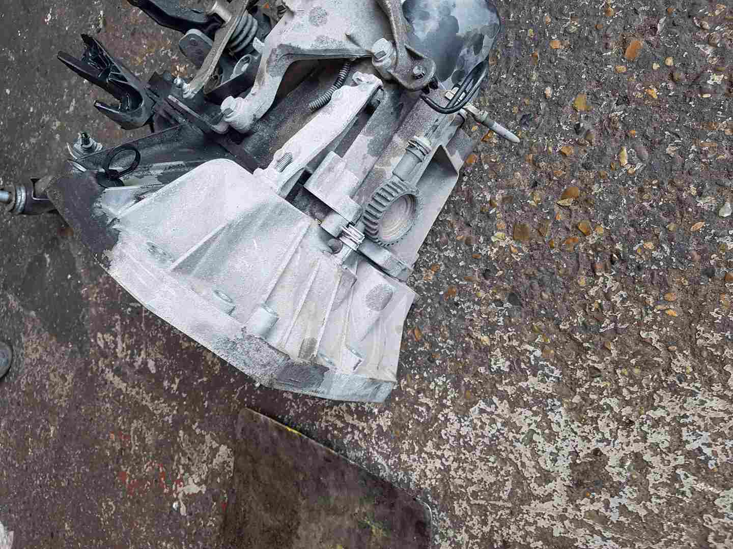 Thumb 3 Renault Clio + Captur 2013-2015 1.5 DCI Gearbox JR5 059