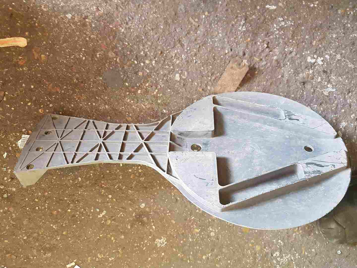 Thumb 4 Renault Clio + Estate MK3 2005-2019 Spare Wheel Winch Carrier 8200667569