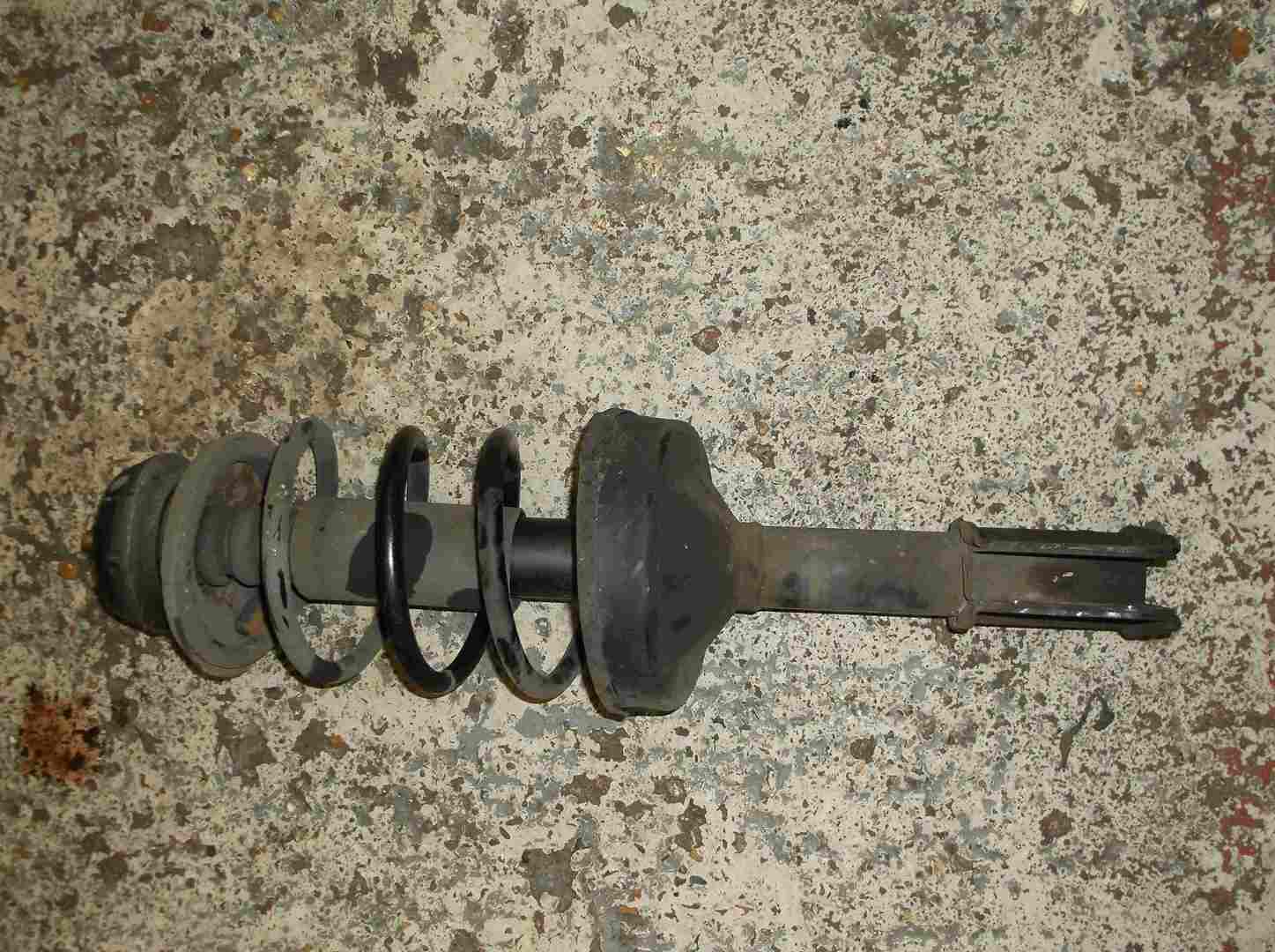Renault Clio  MK2 2001-2006 1.2 8v Front Shock Absorber Strut + Spring