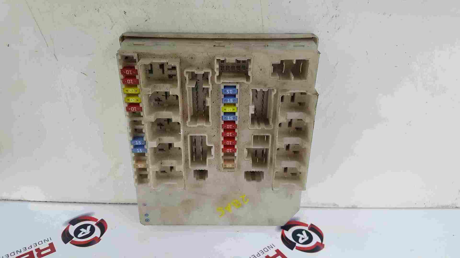 Thumb 3 Renault Clio + Modus MK3 2005-2012 Engine Bay UPC Unit Fuse Box 356229